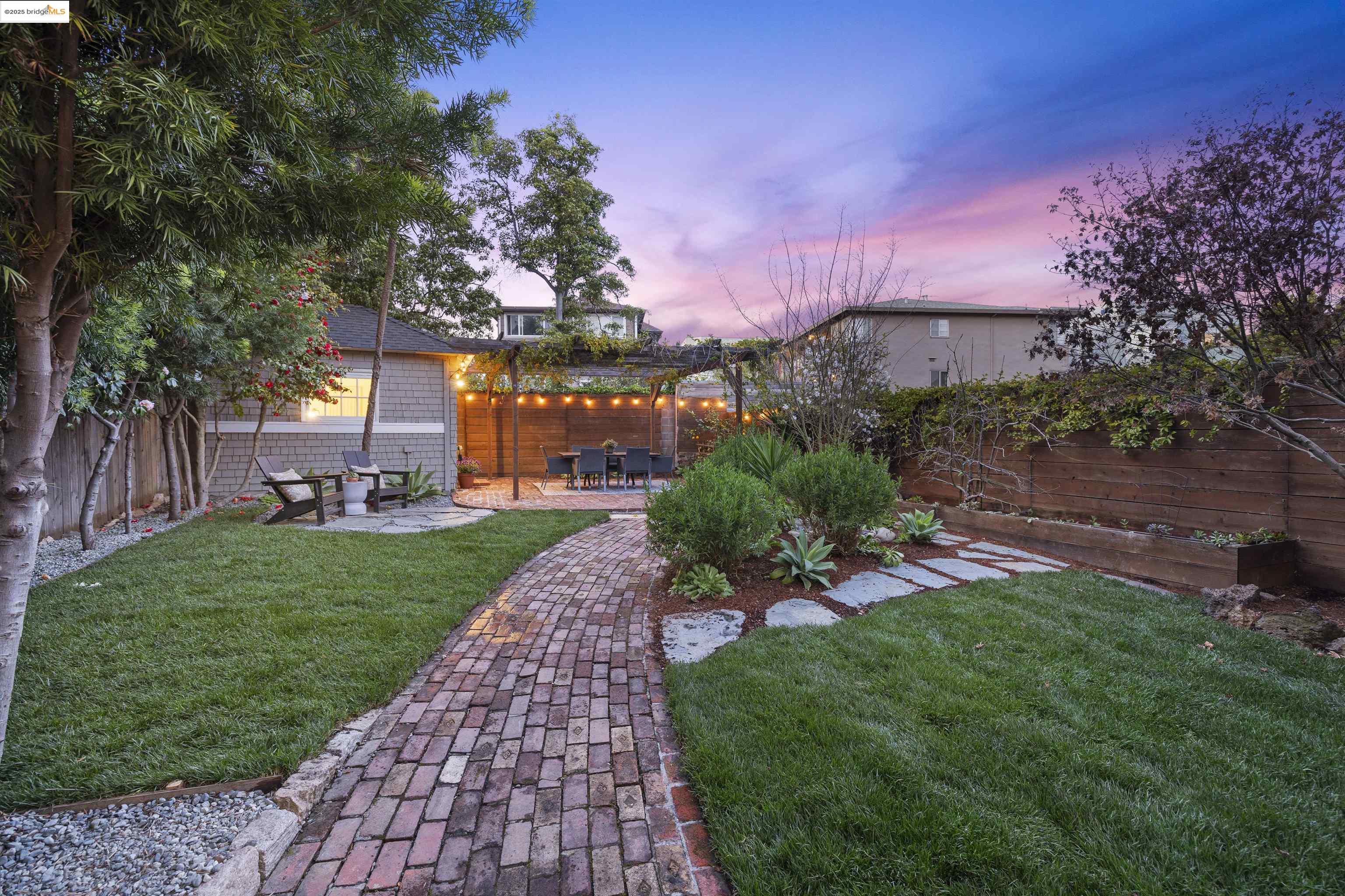 353 Lester Ave
