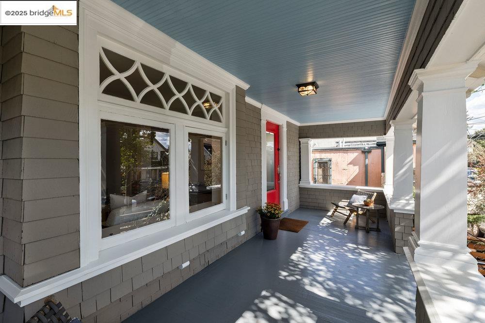 353 Lester Ave