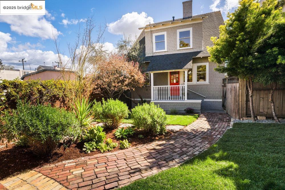 353 Lester Ave