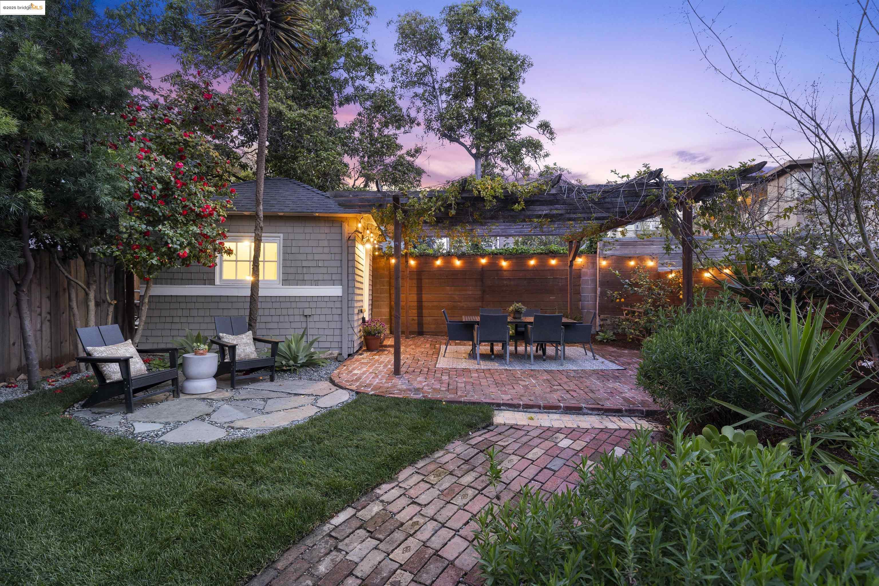 353 Lester Ave