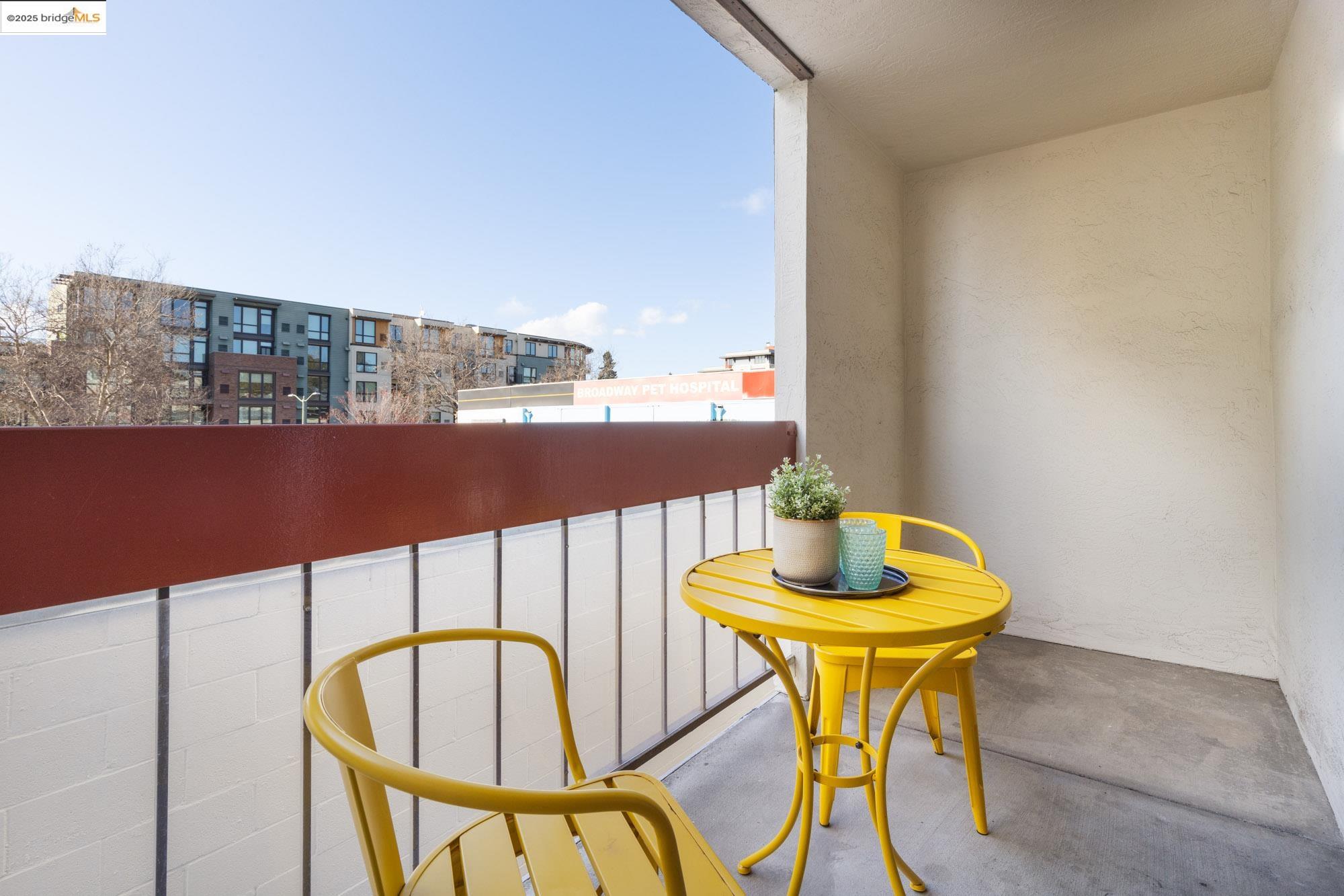 288 Whitmore St # 207