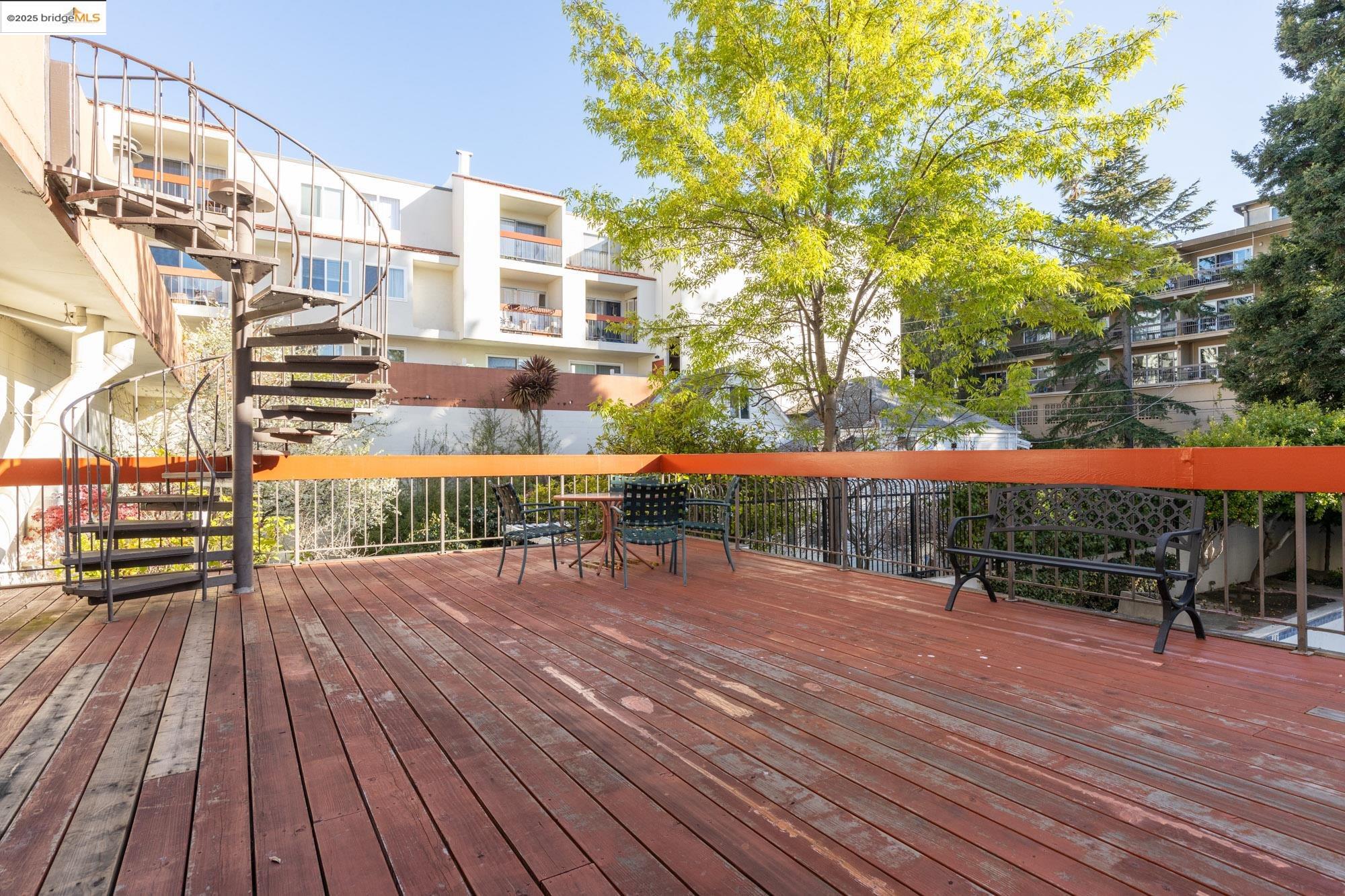 288 Whitmore St # 207