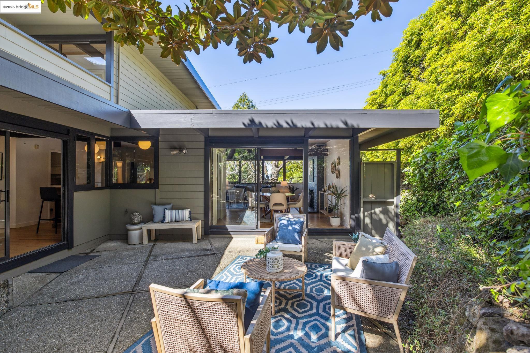 8 Norwood Avenue