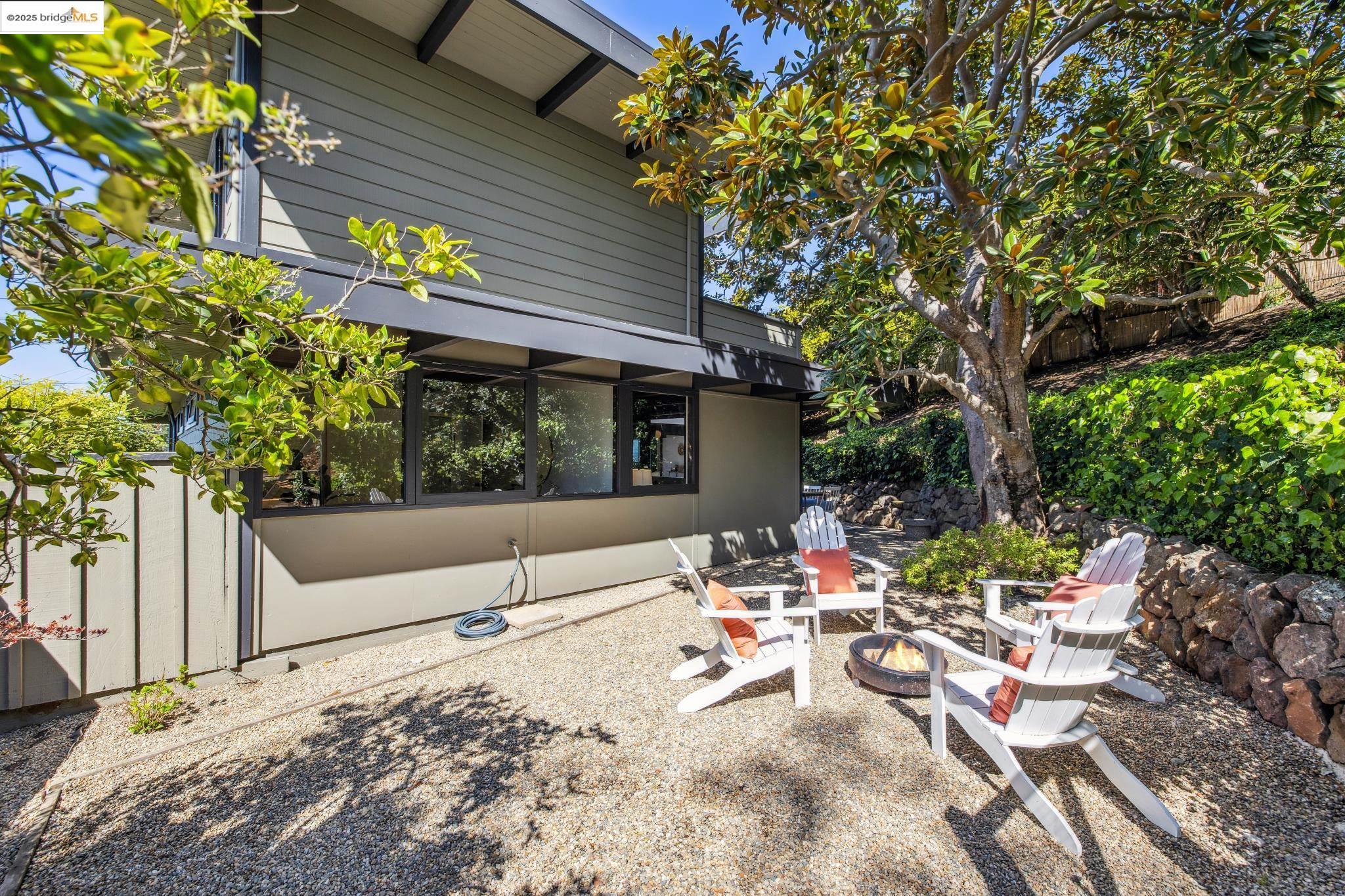 8 Norwood Avenue