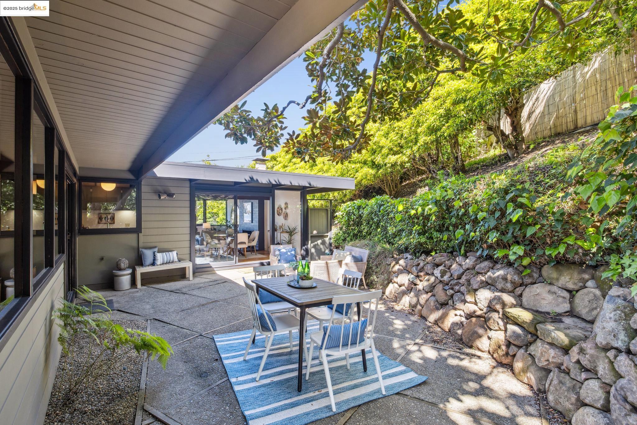 8 Norwood Avenue
