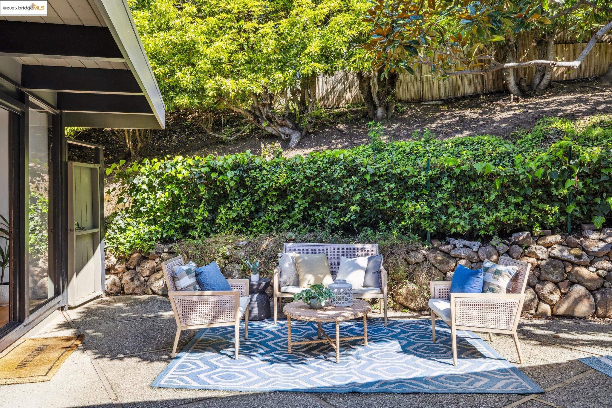 8 Norwood Avenue