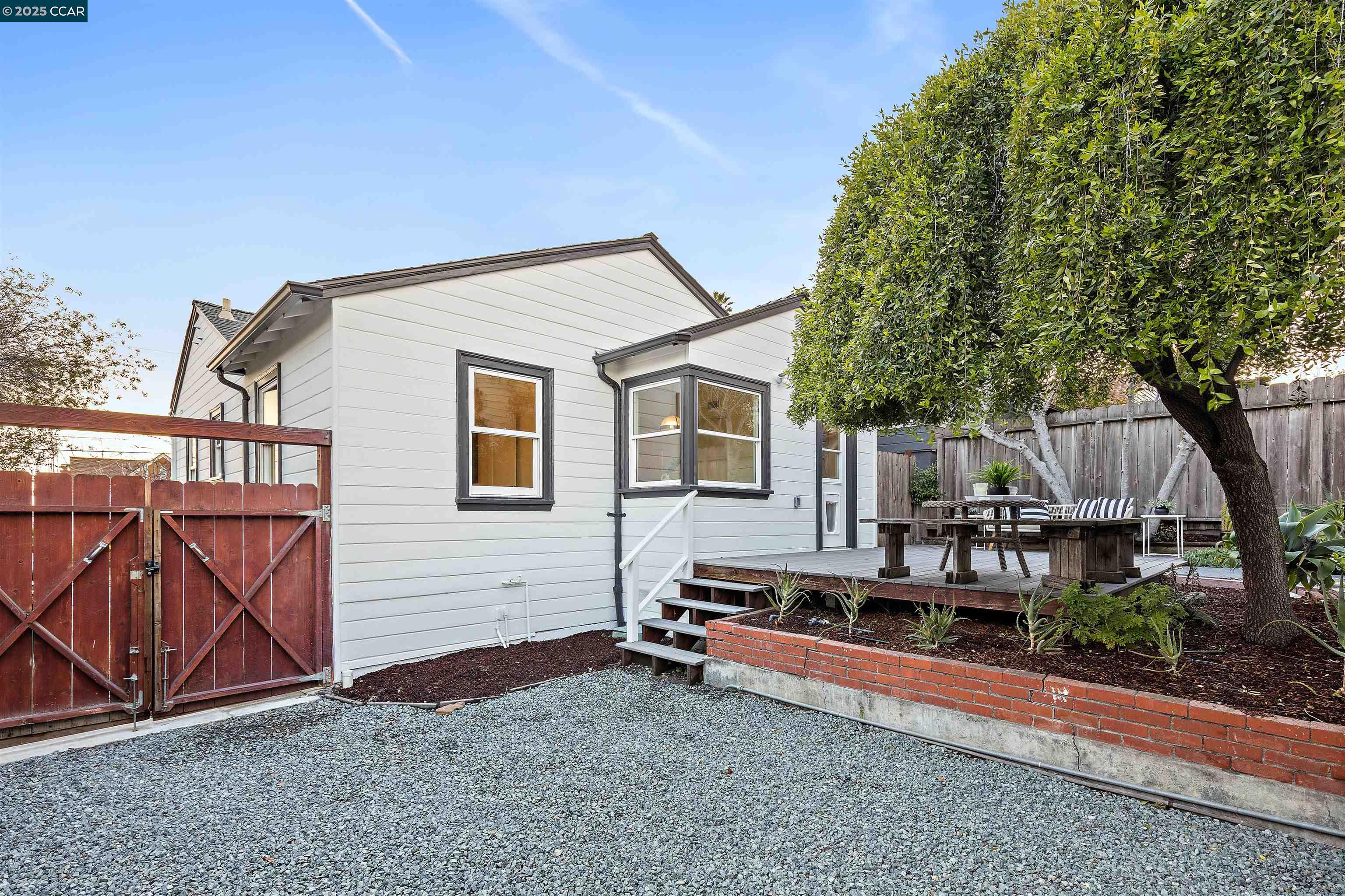 4450 Pampas Ave