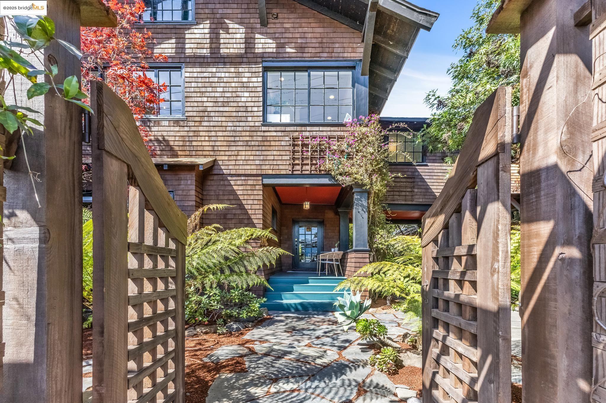2743 Alcatraz Ave