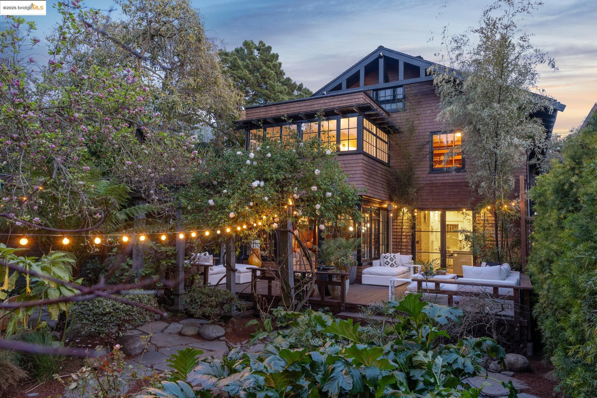 2743 Alcatraz Ave