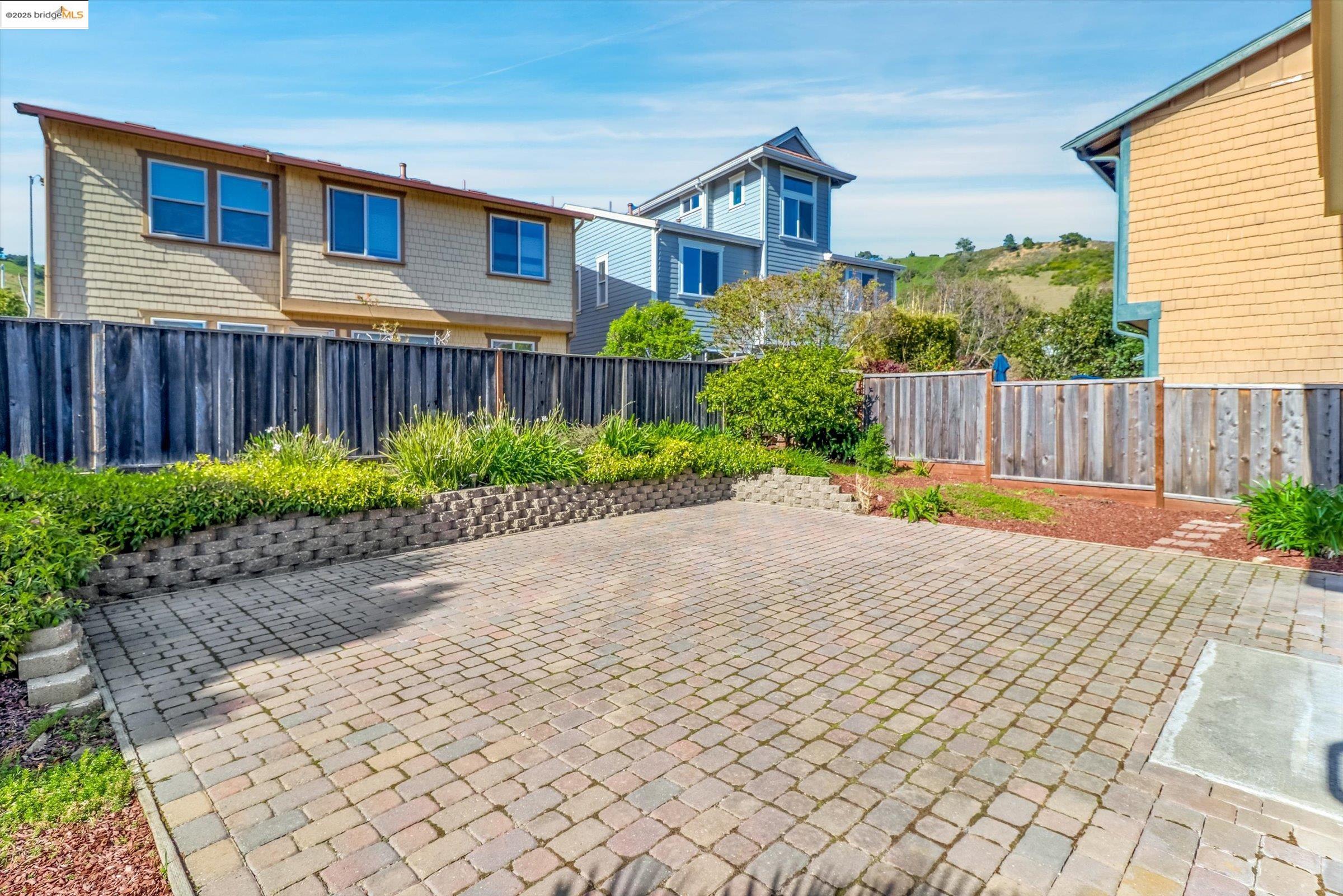 235 Paradise Bay Ct
