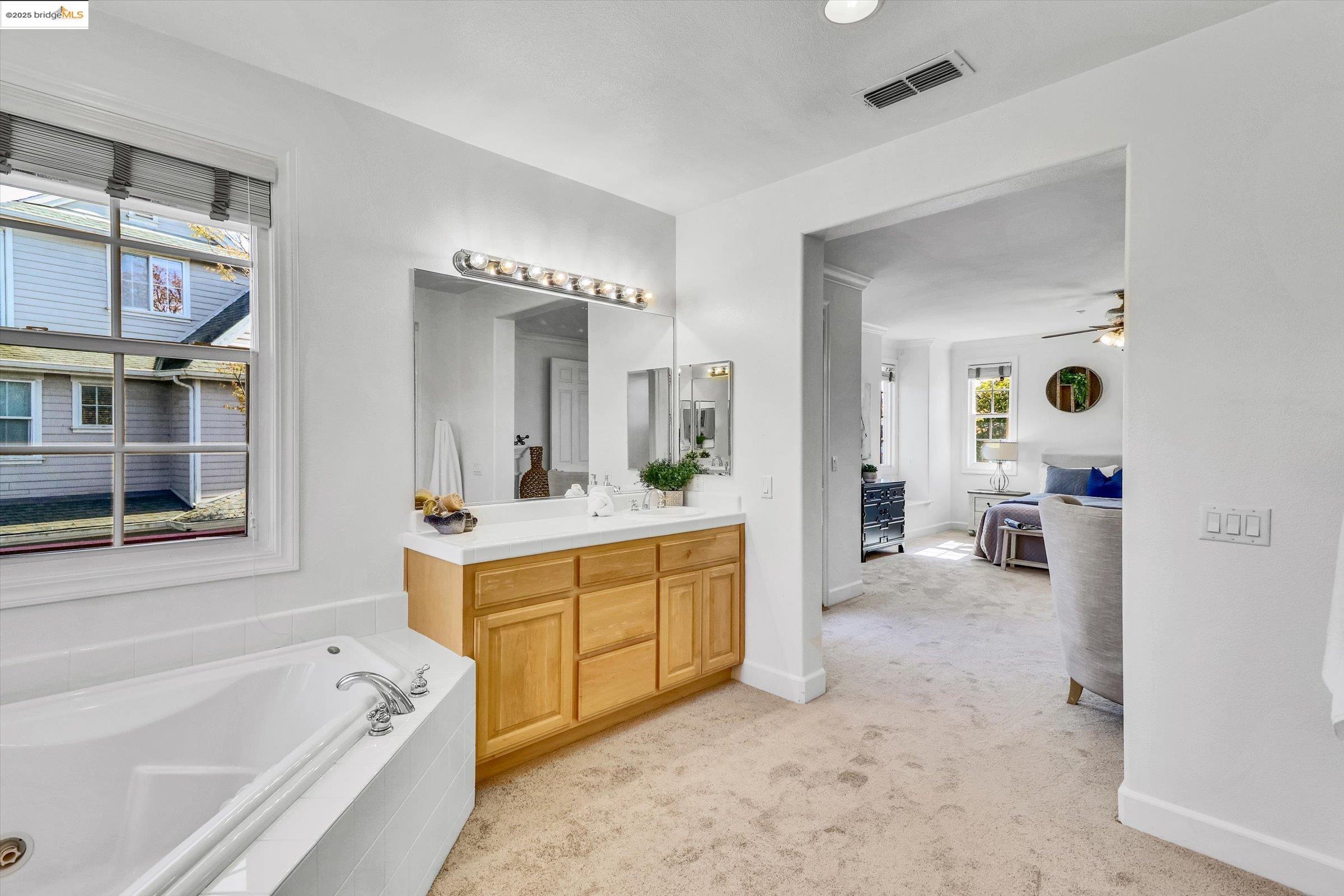 235 Paradise Bay Ct