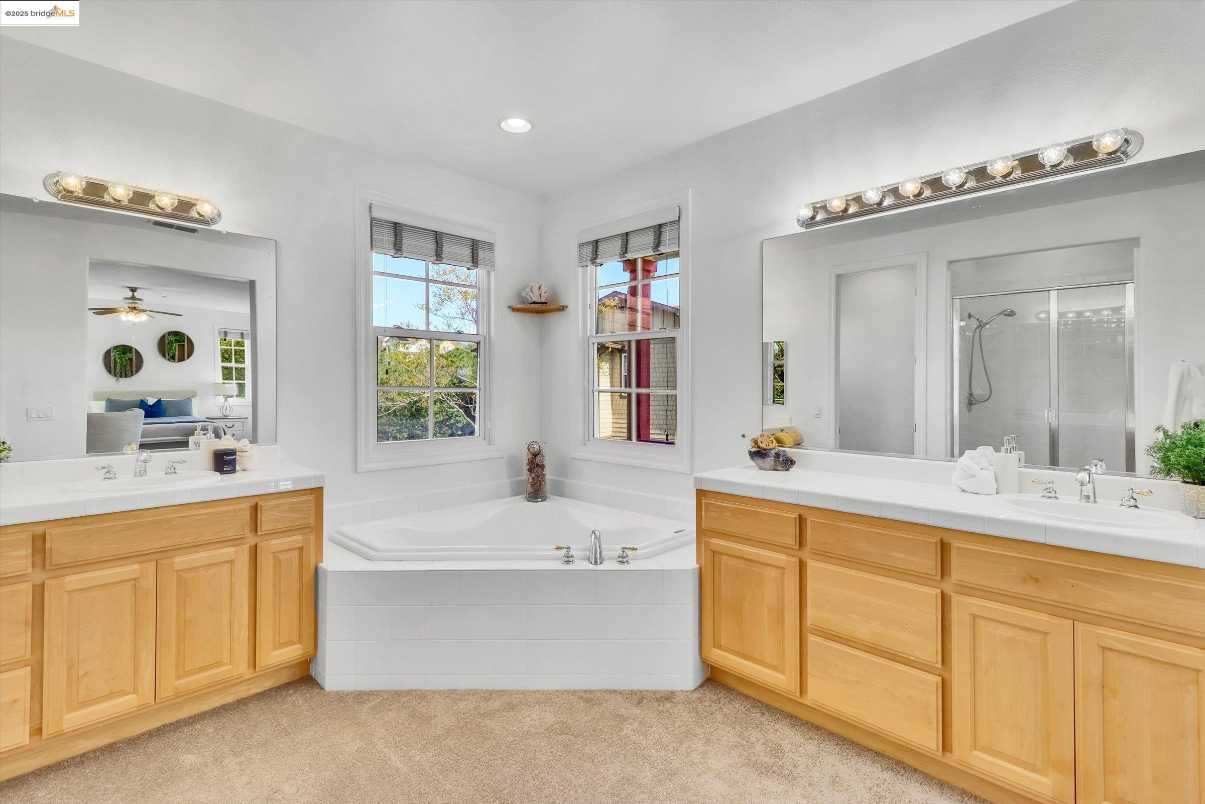 235 Paradise Bay Ct
