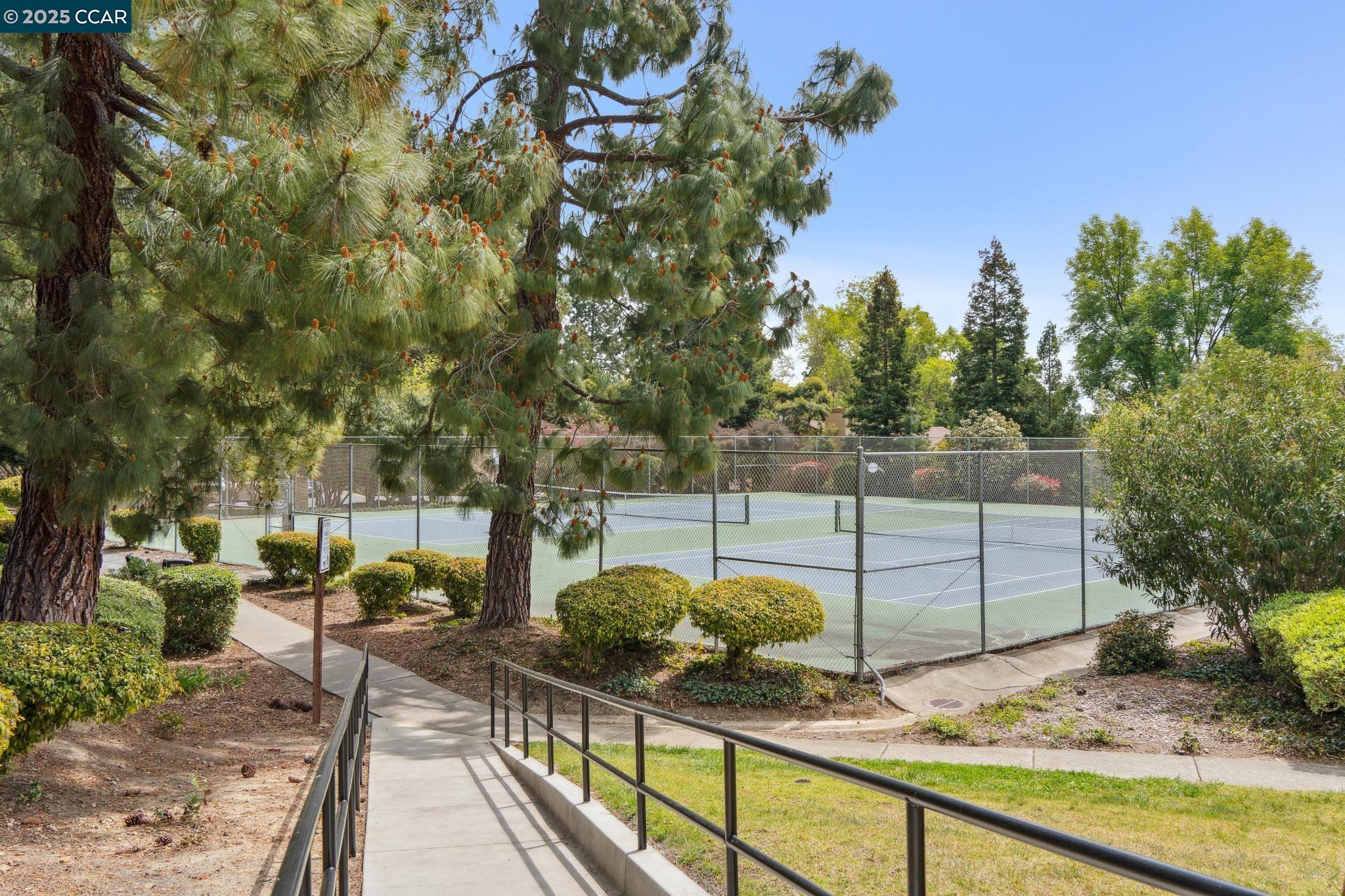 2480 Heatherleaf Ln.