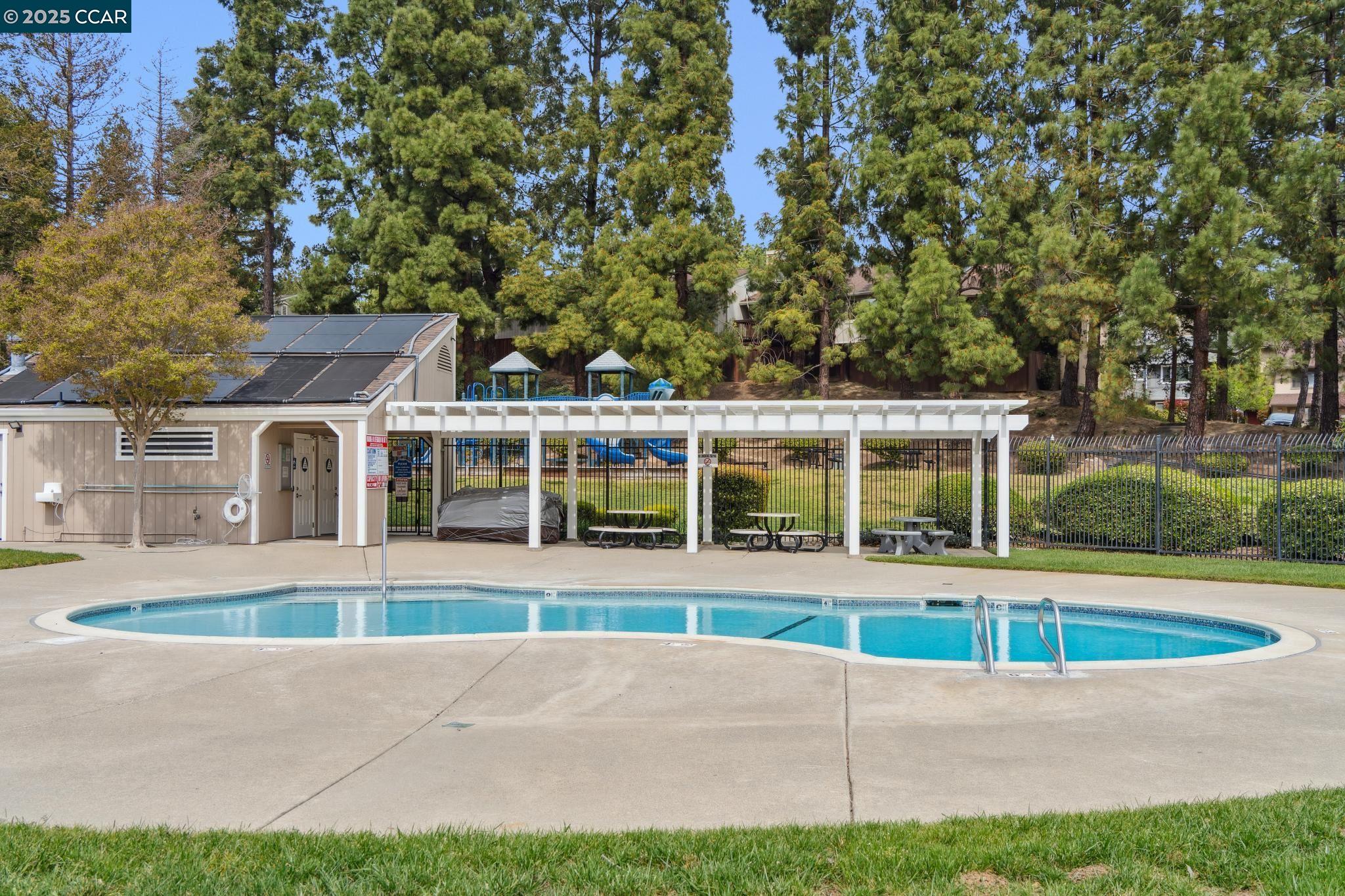 2480 Heatherleaf Ln.