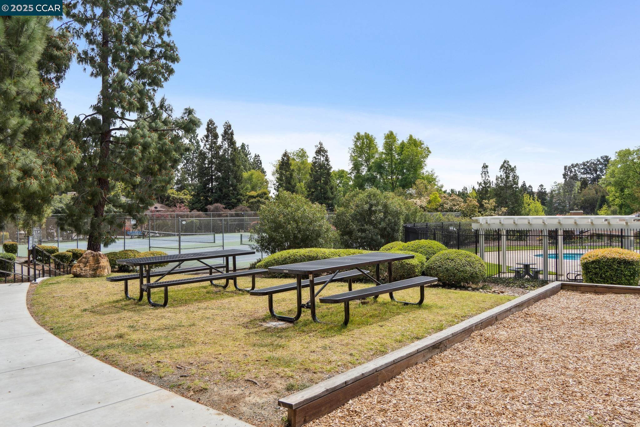 2480 Heatherleaf Ln.