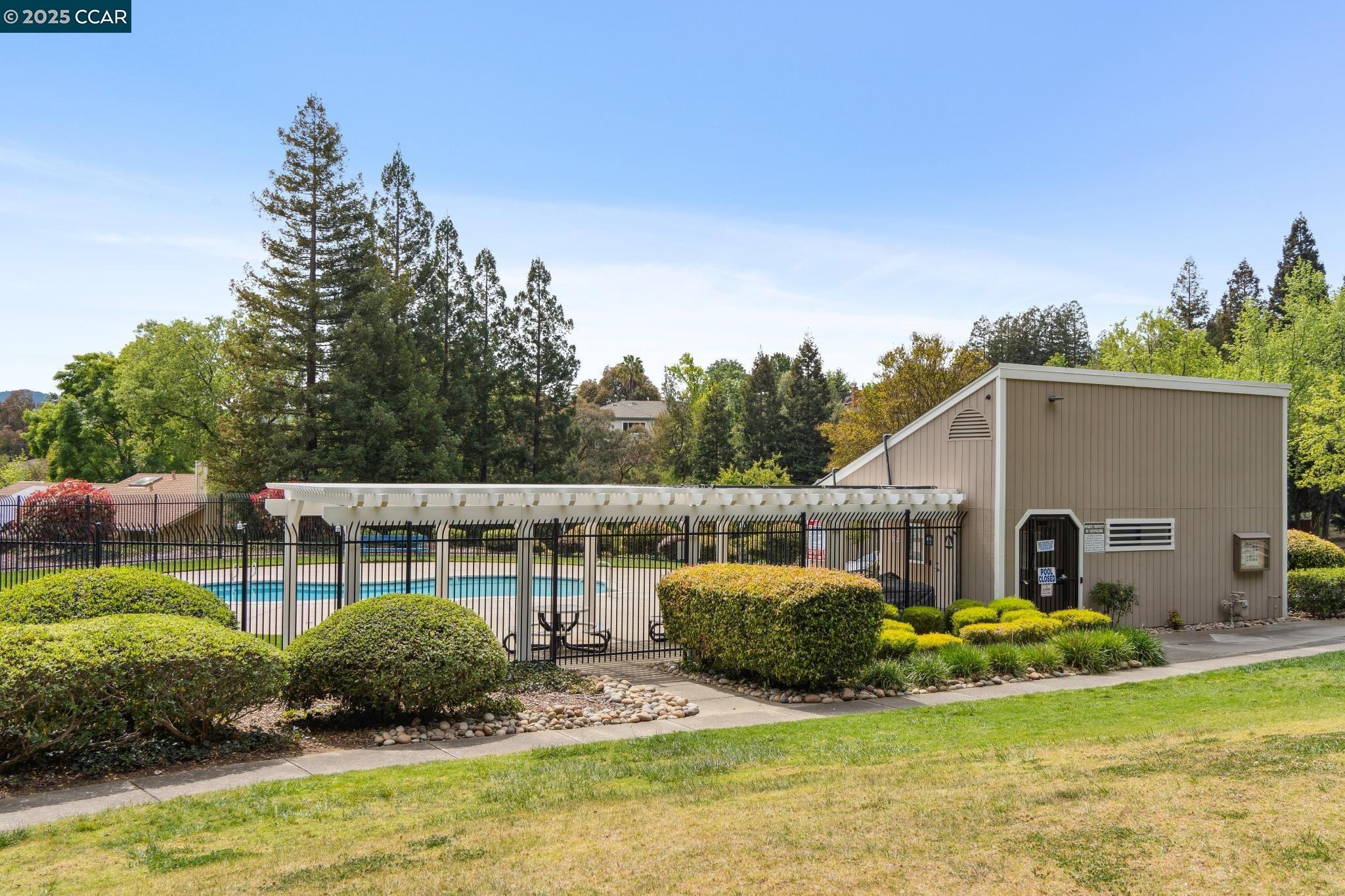 2480 Heatherleaf Ln.