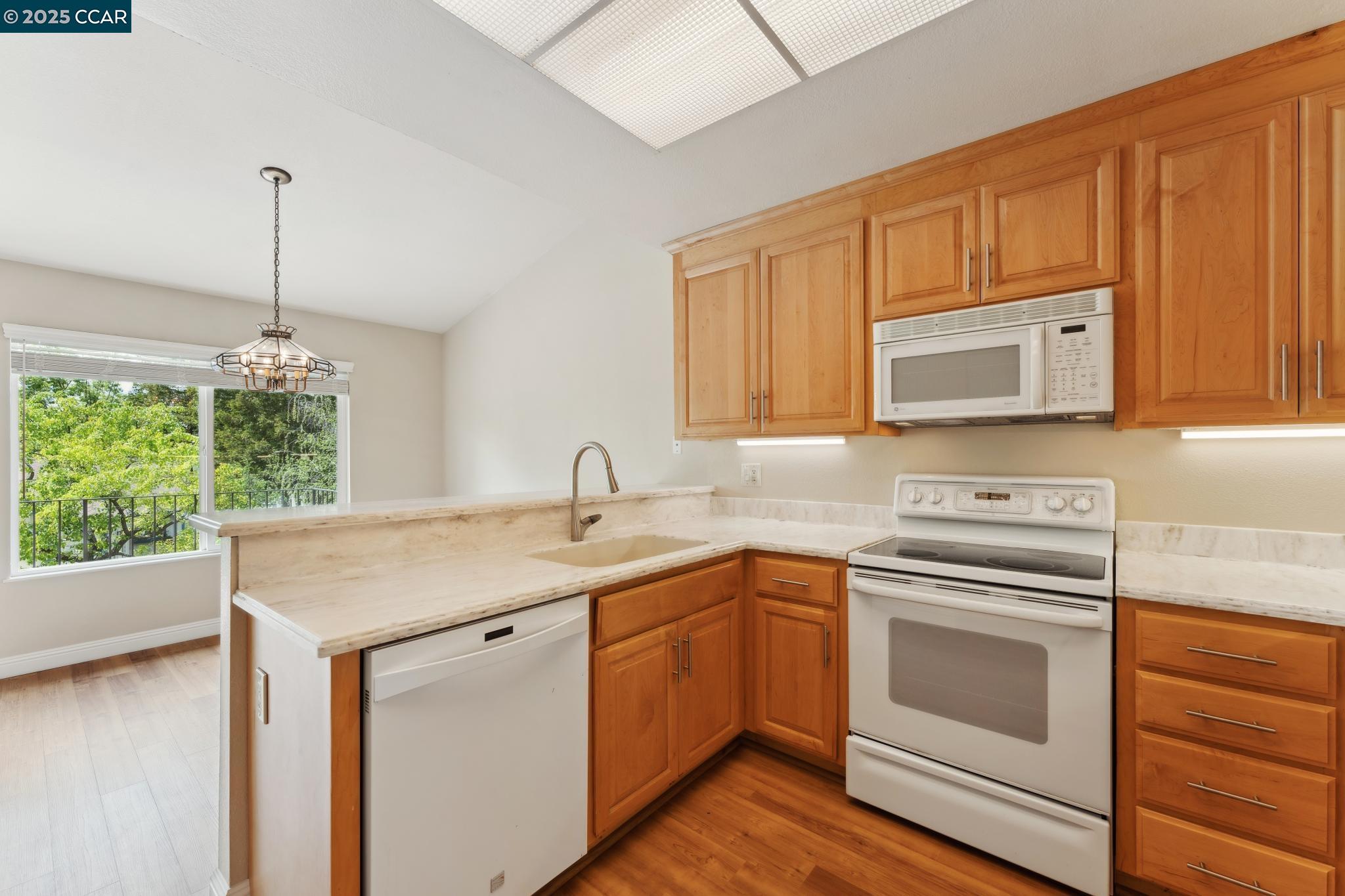 2480 Heatherleaf Ln.