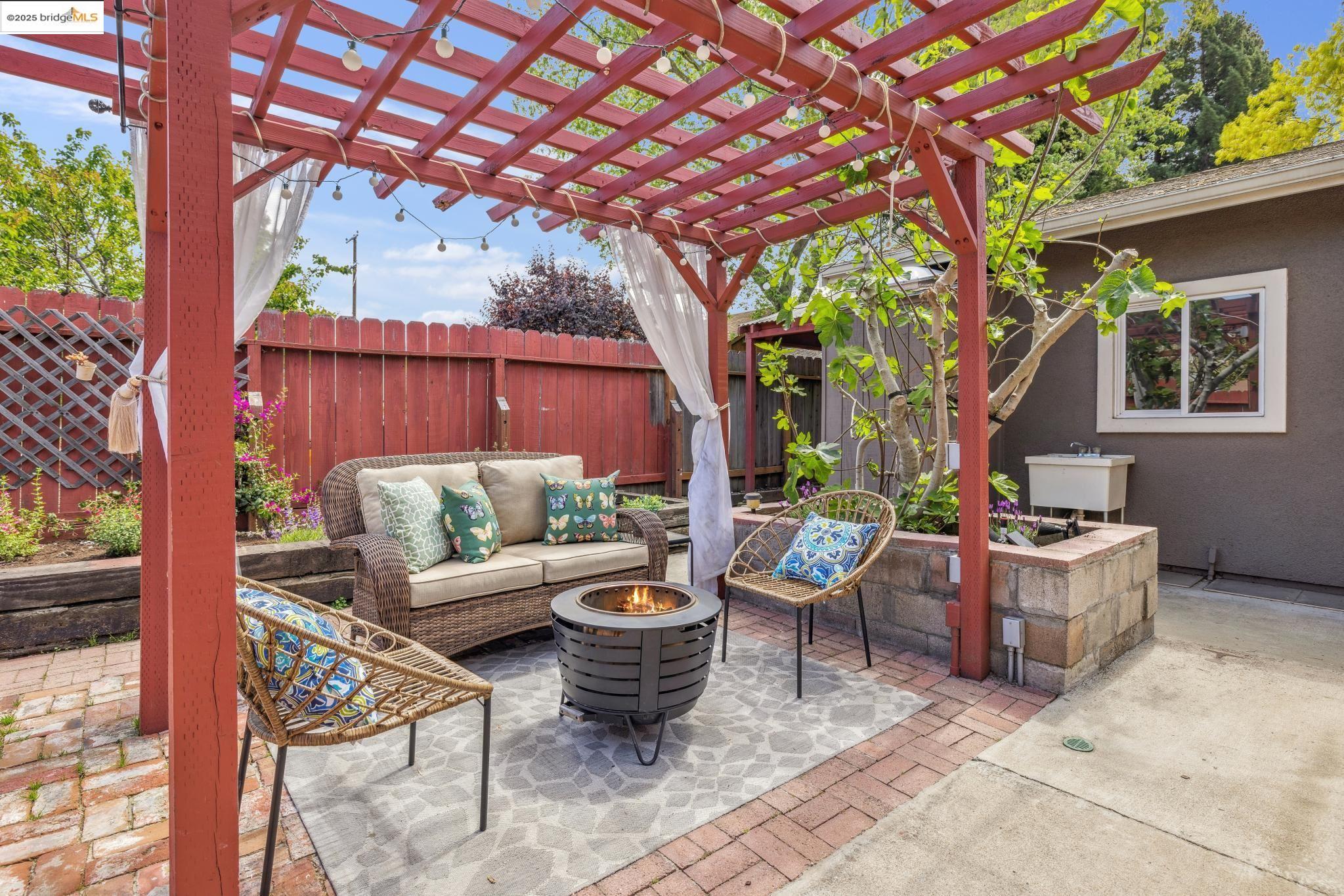 456 Mitchell Ave