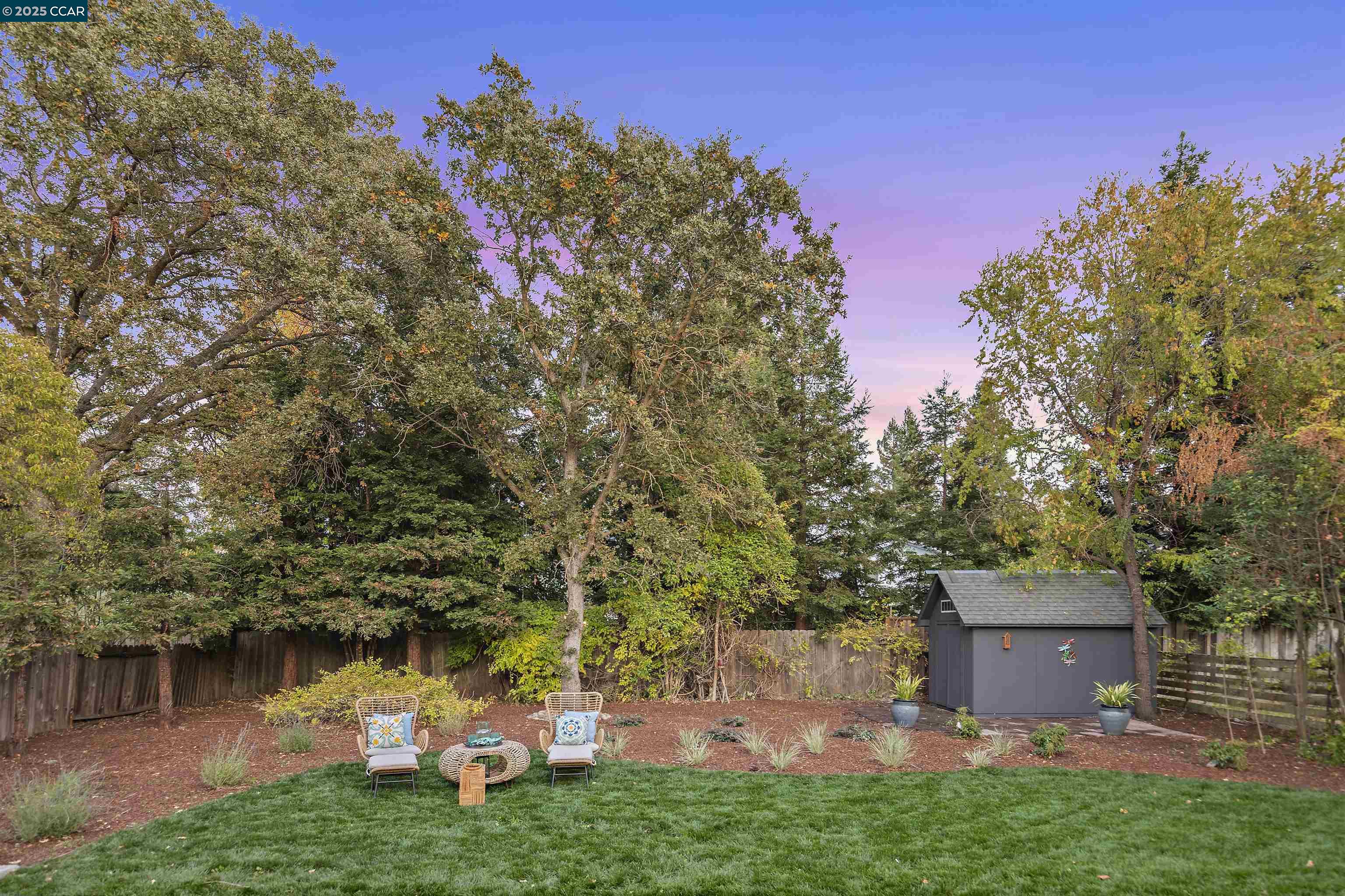1200 Dewing Ln