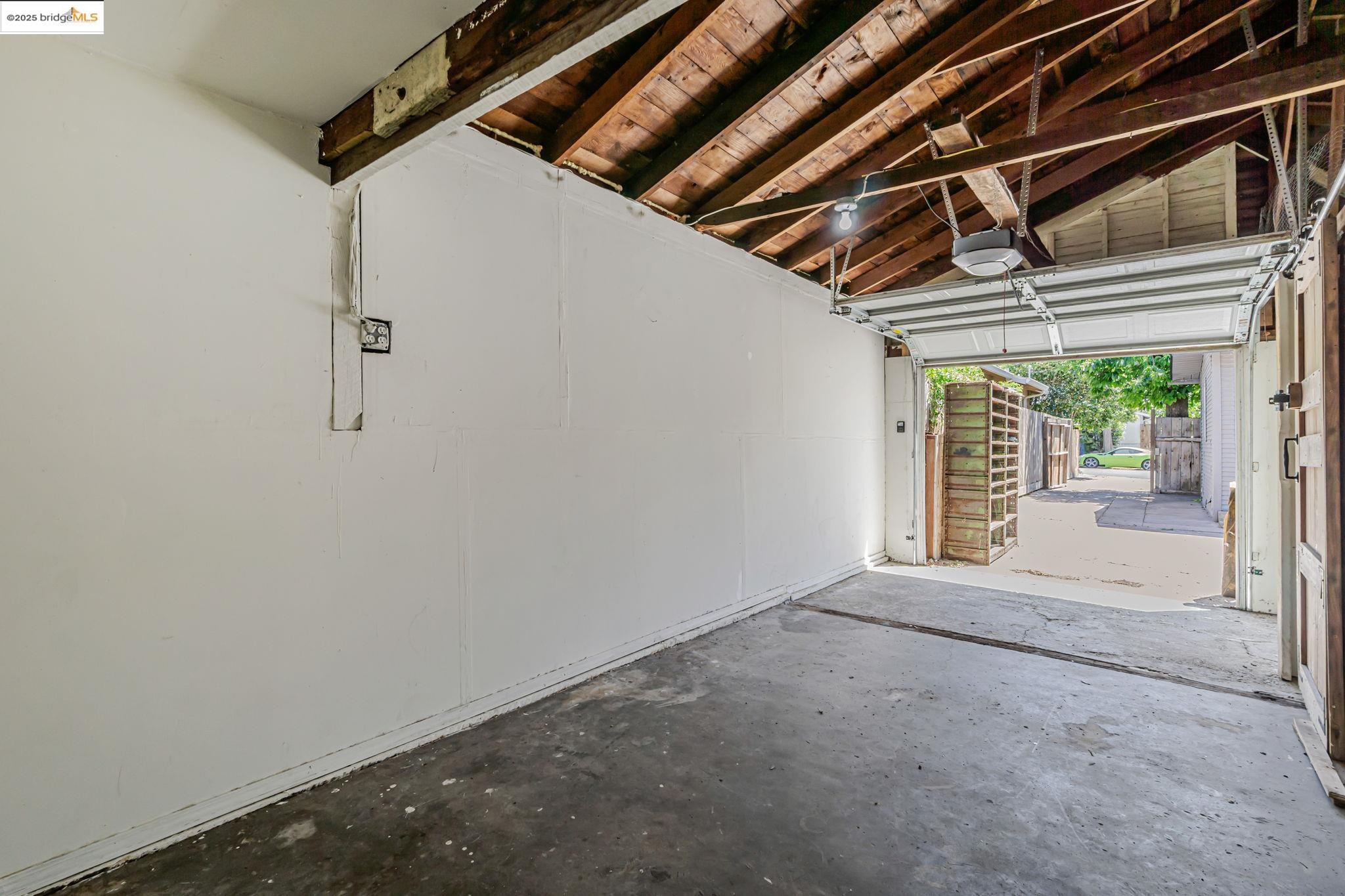 1112 W 6th st, Antioch