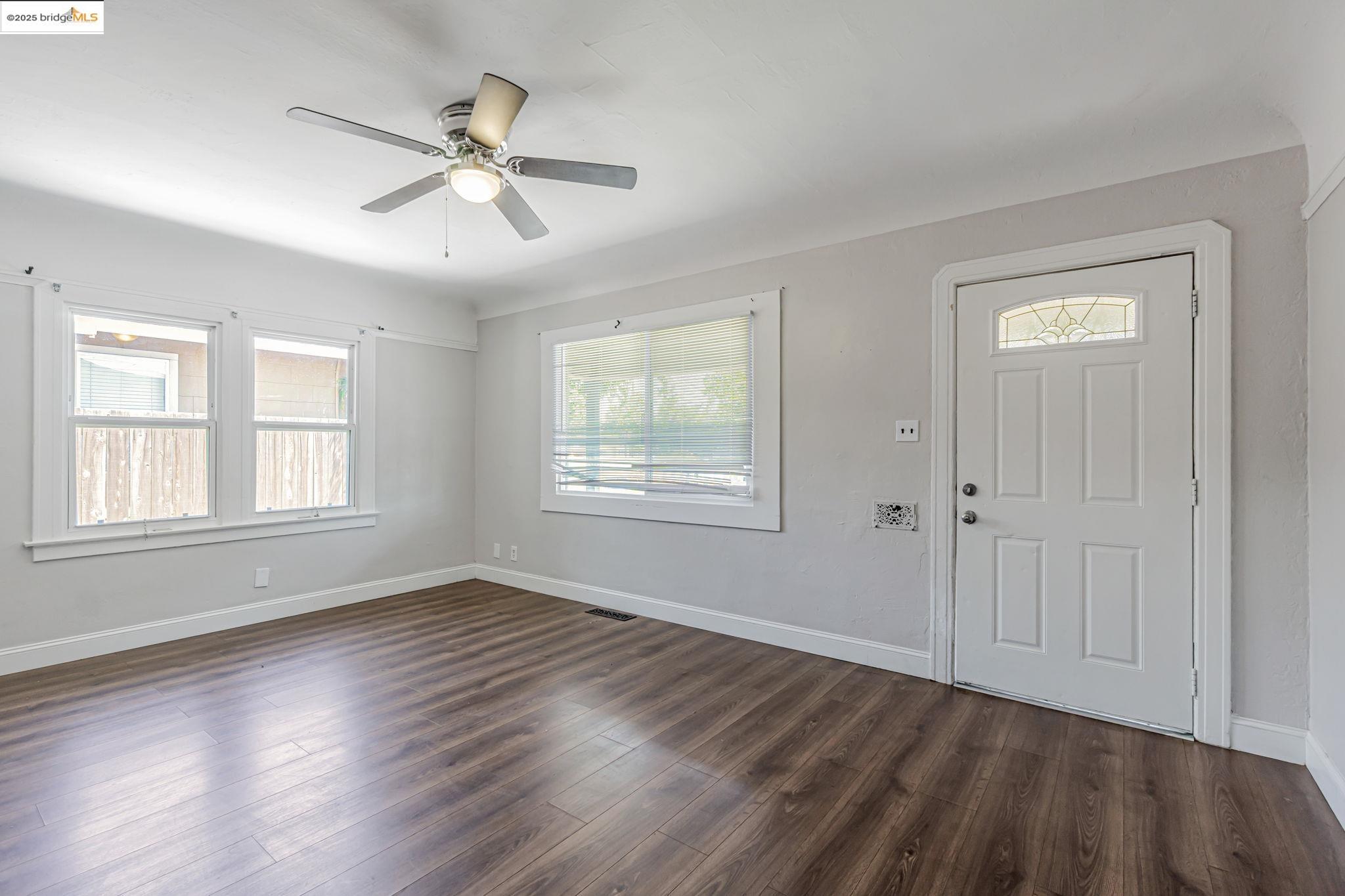 1112 W 6th st, Antioch