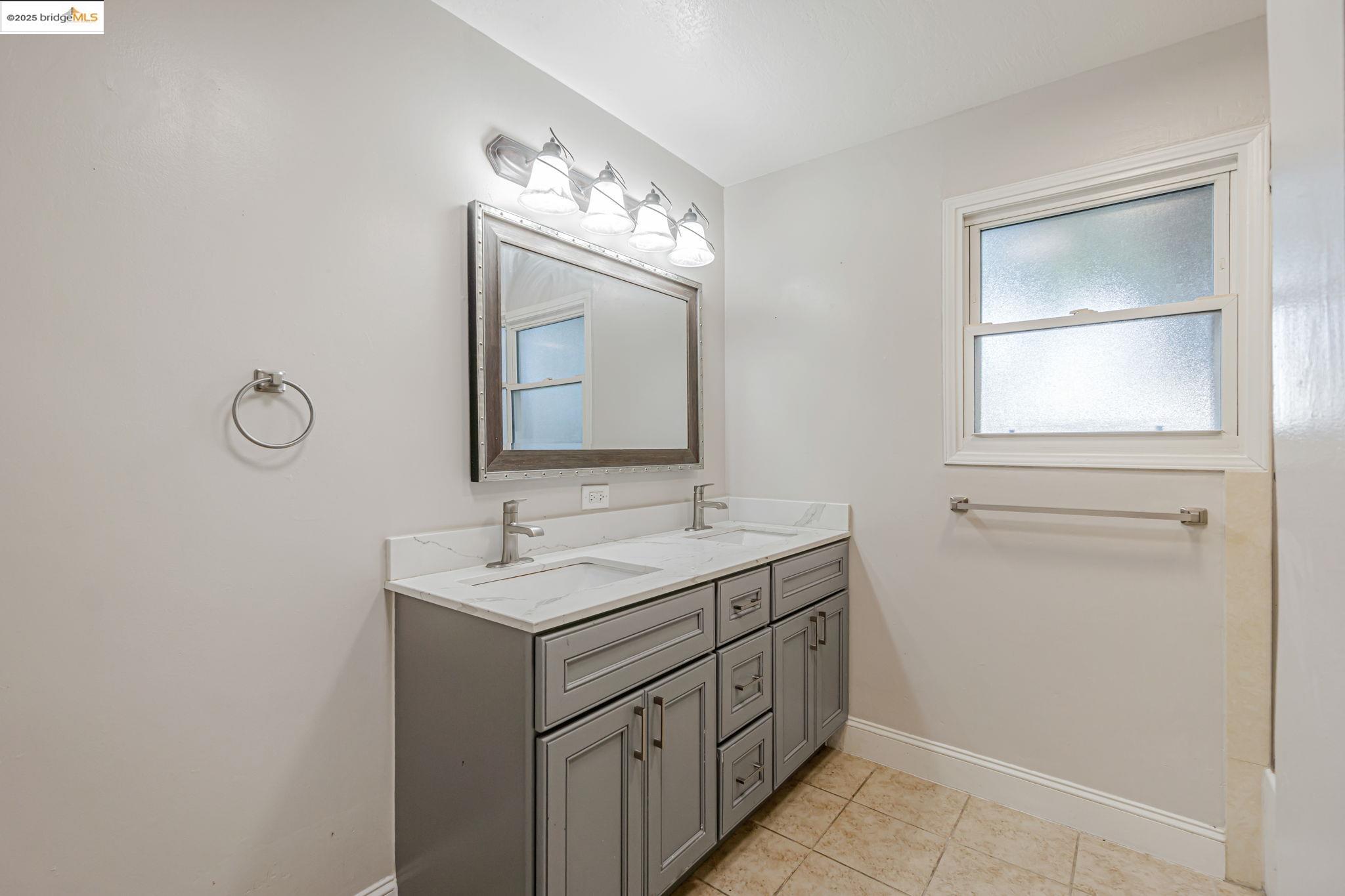 1112 W 6th st, Antioch