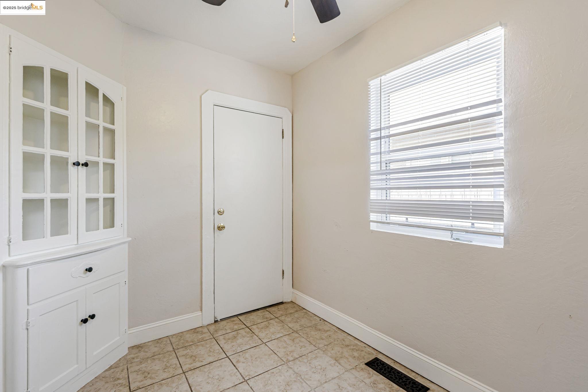 1112 W 6th st, Antioch