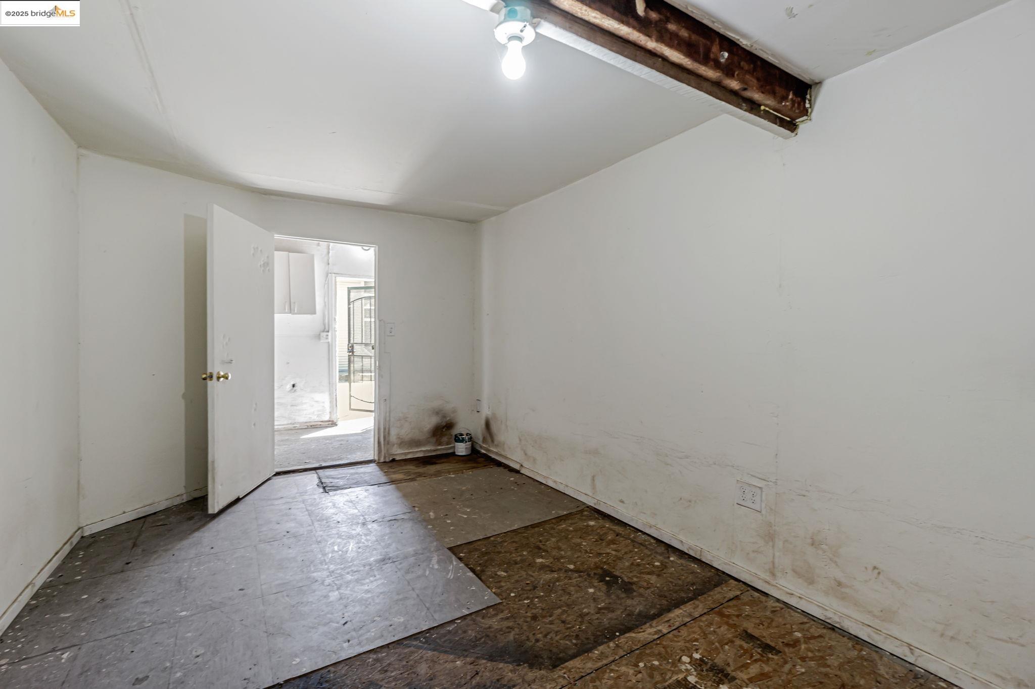 1112 W 6th st, Antioch