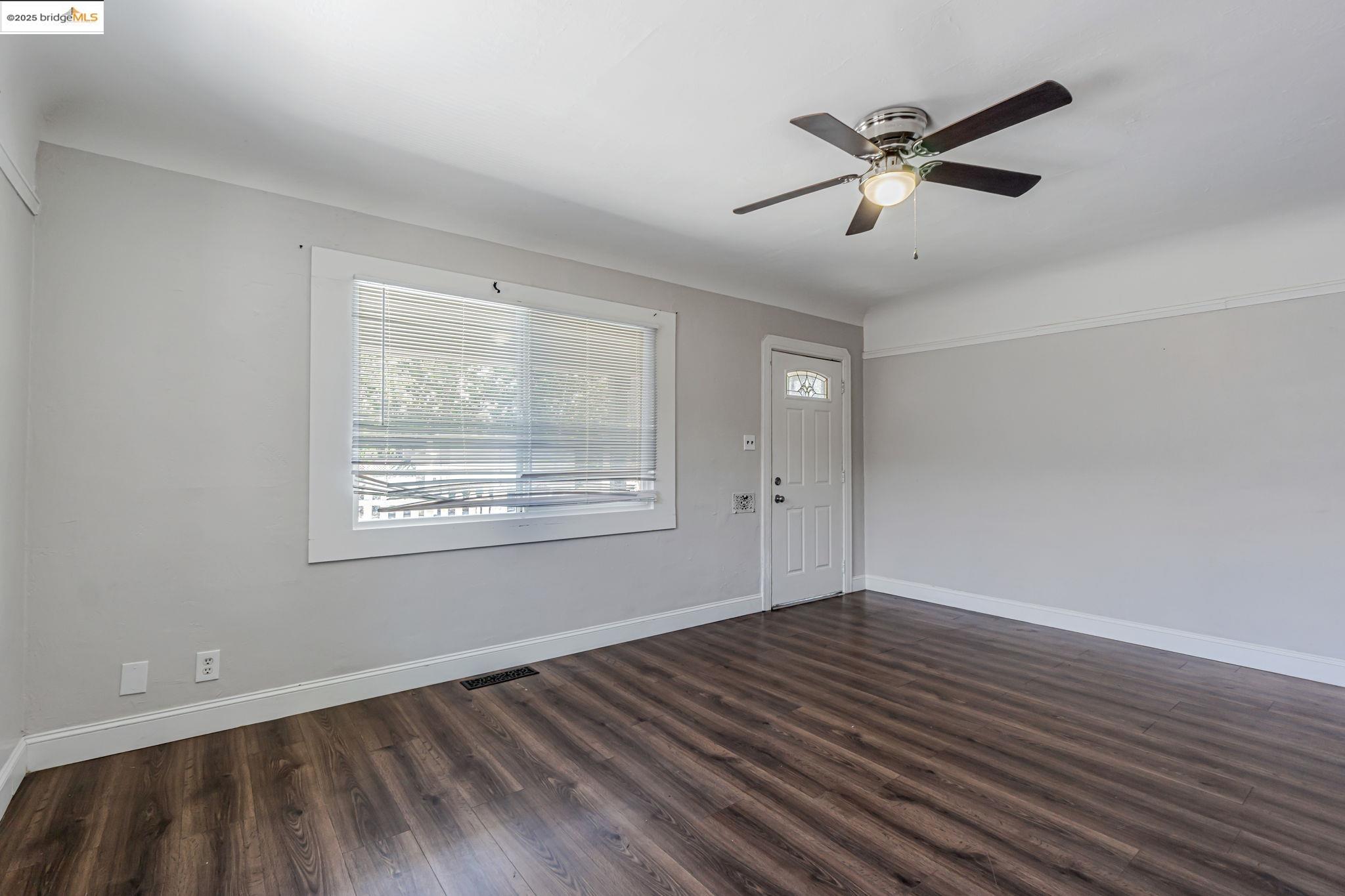 1112 W 6th st, Antioch