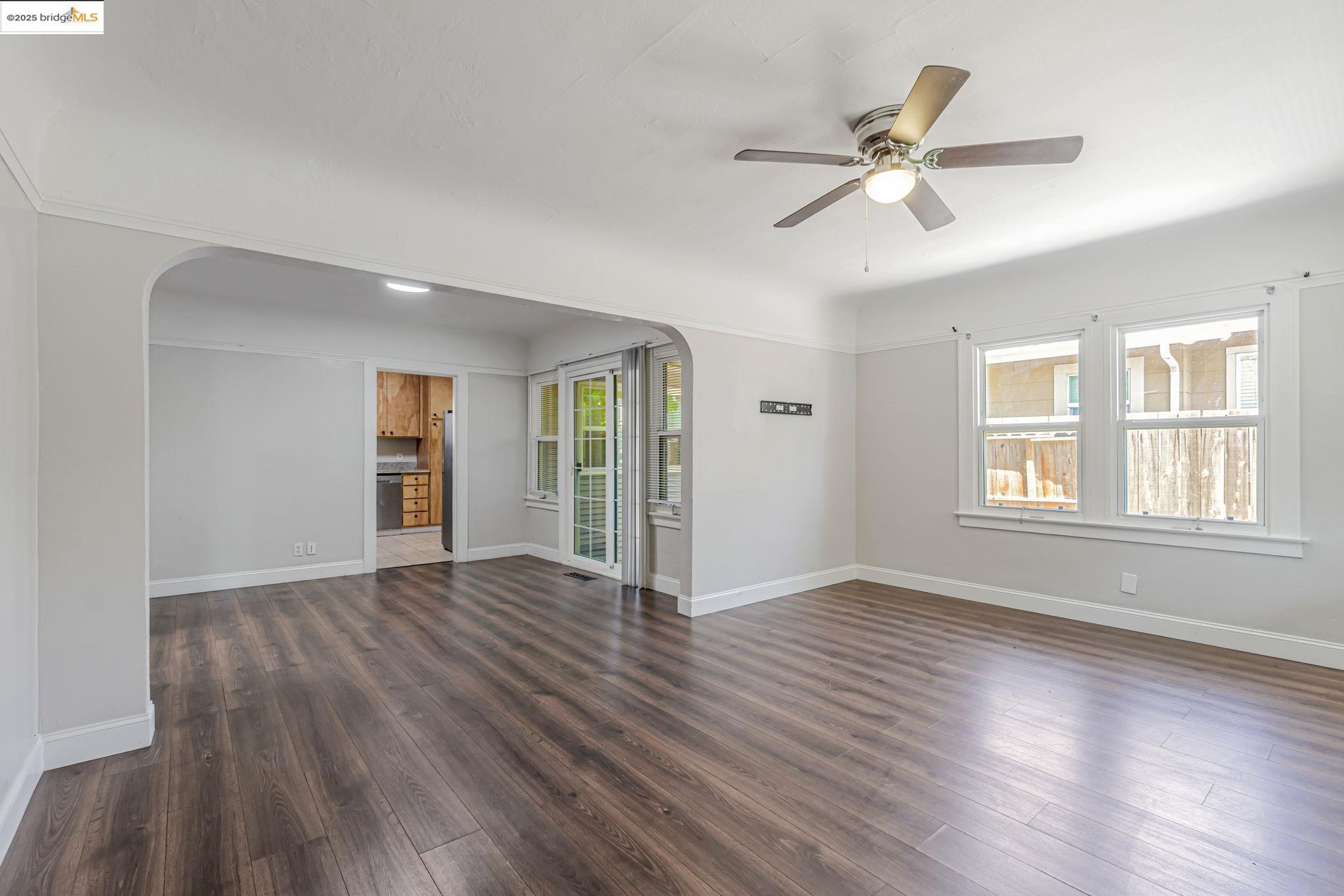 1112 W 6th st, Antioch