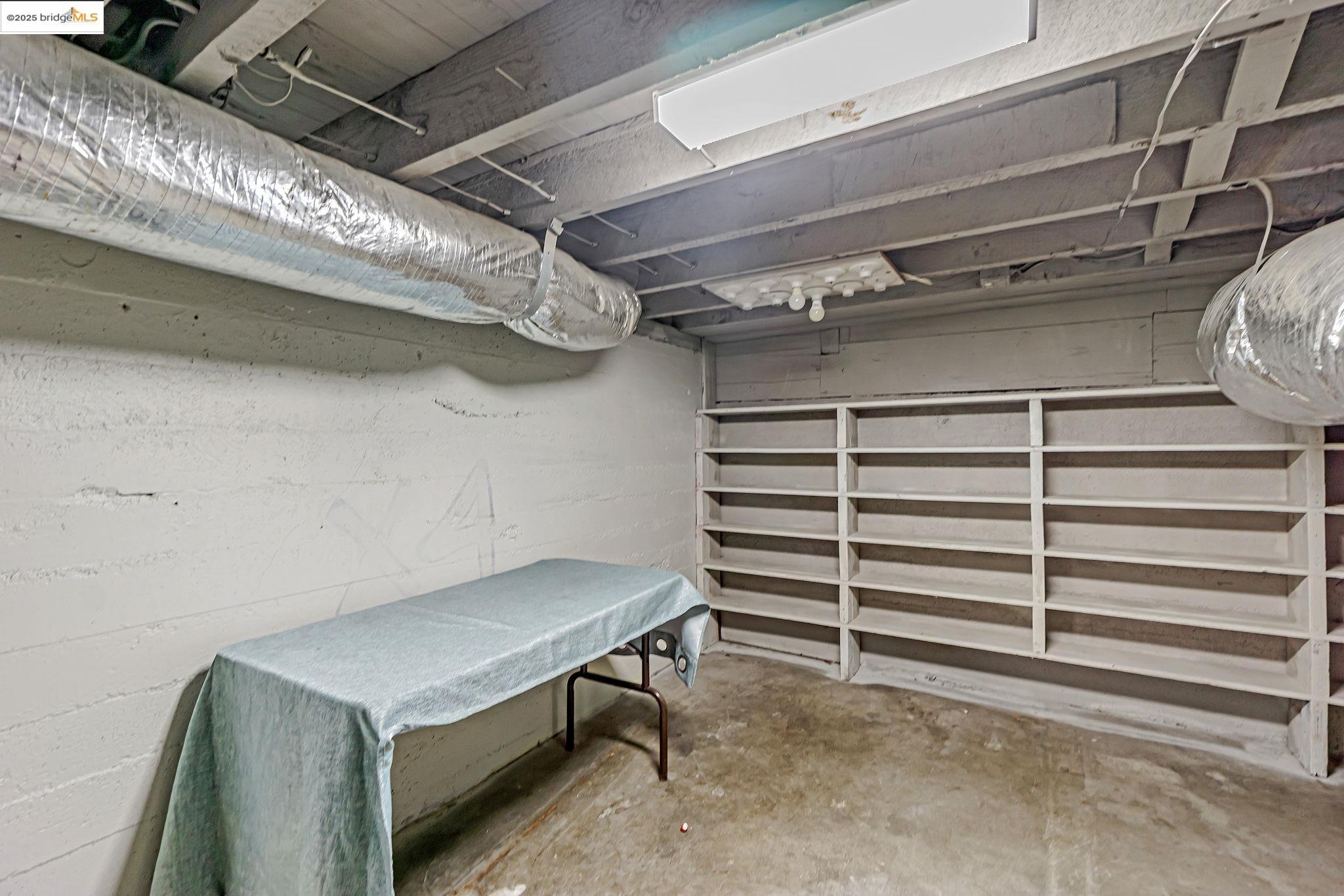 1112 W 6th st, Antioch