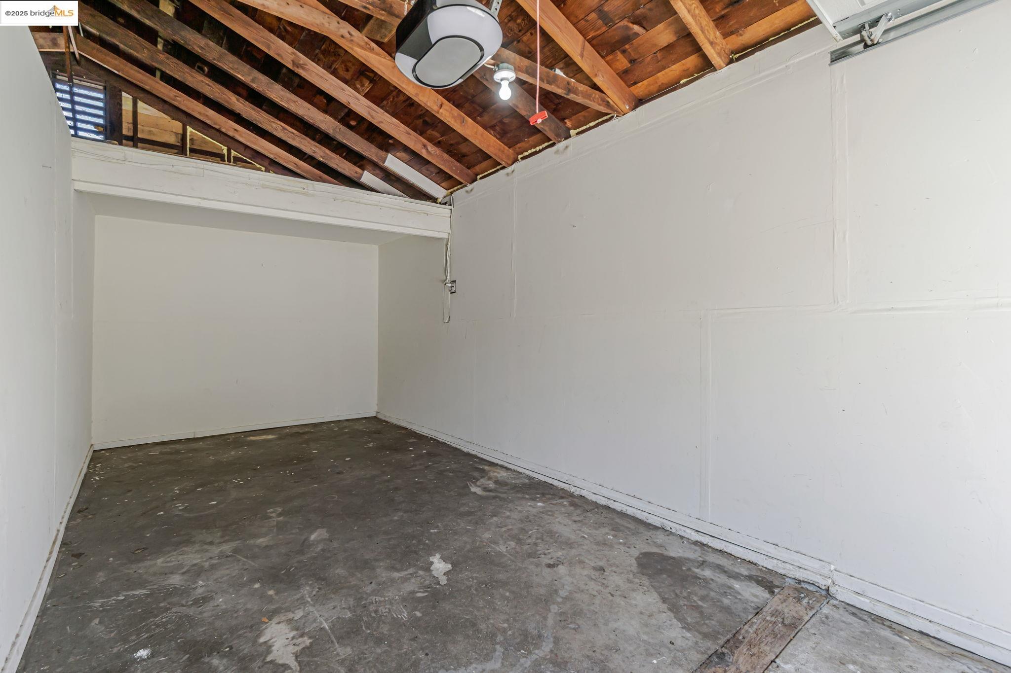 1112 W 6th st, Antioch