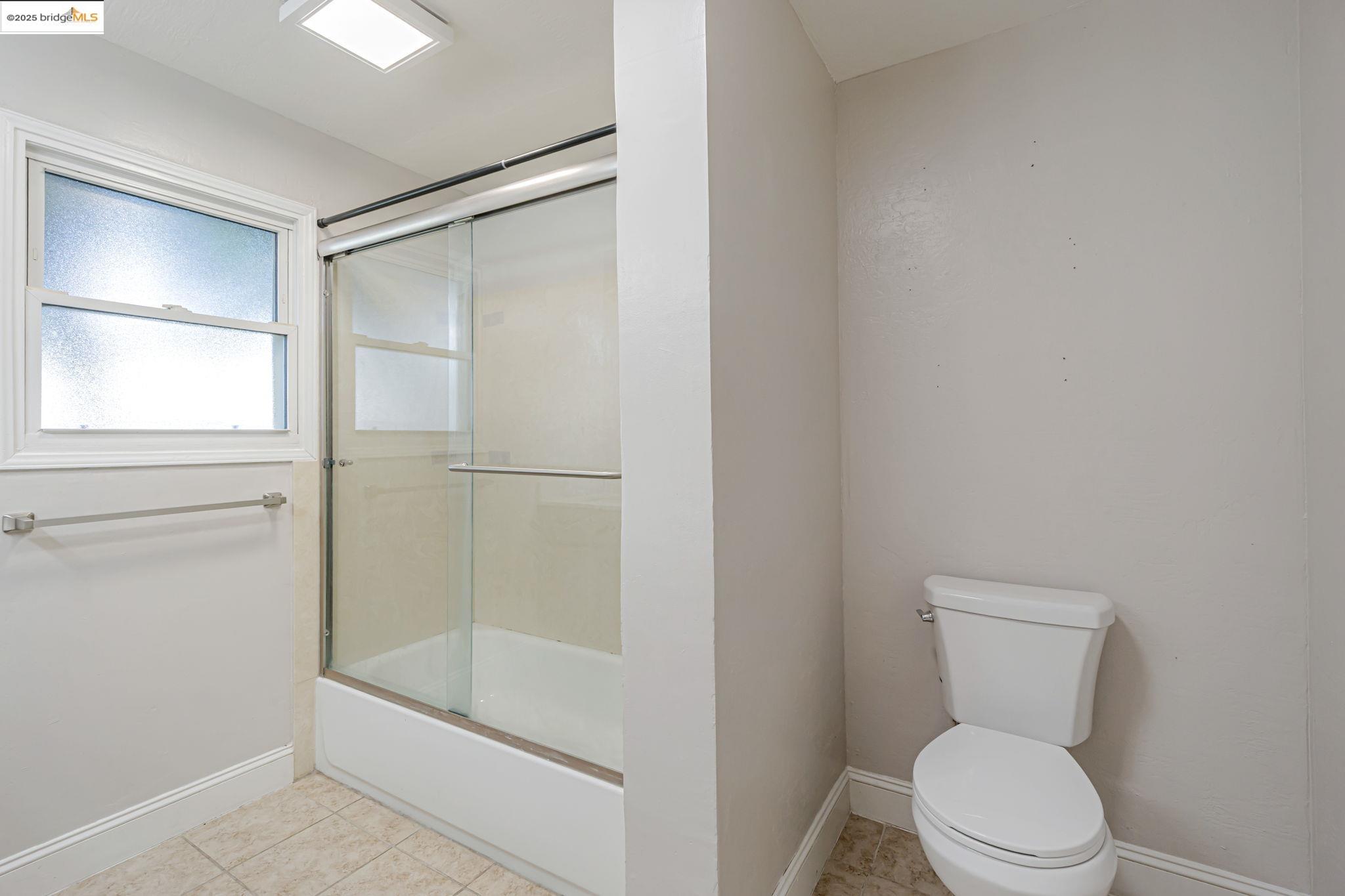 1112 W 6th st, Antioch