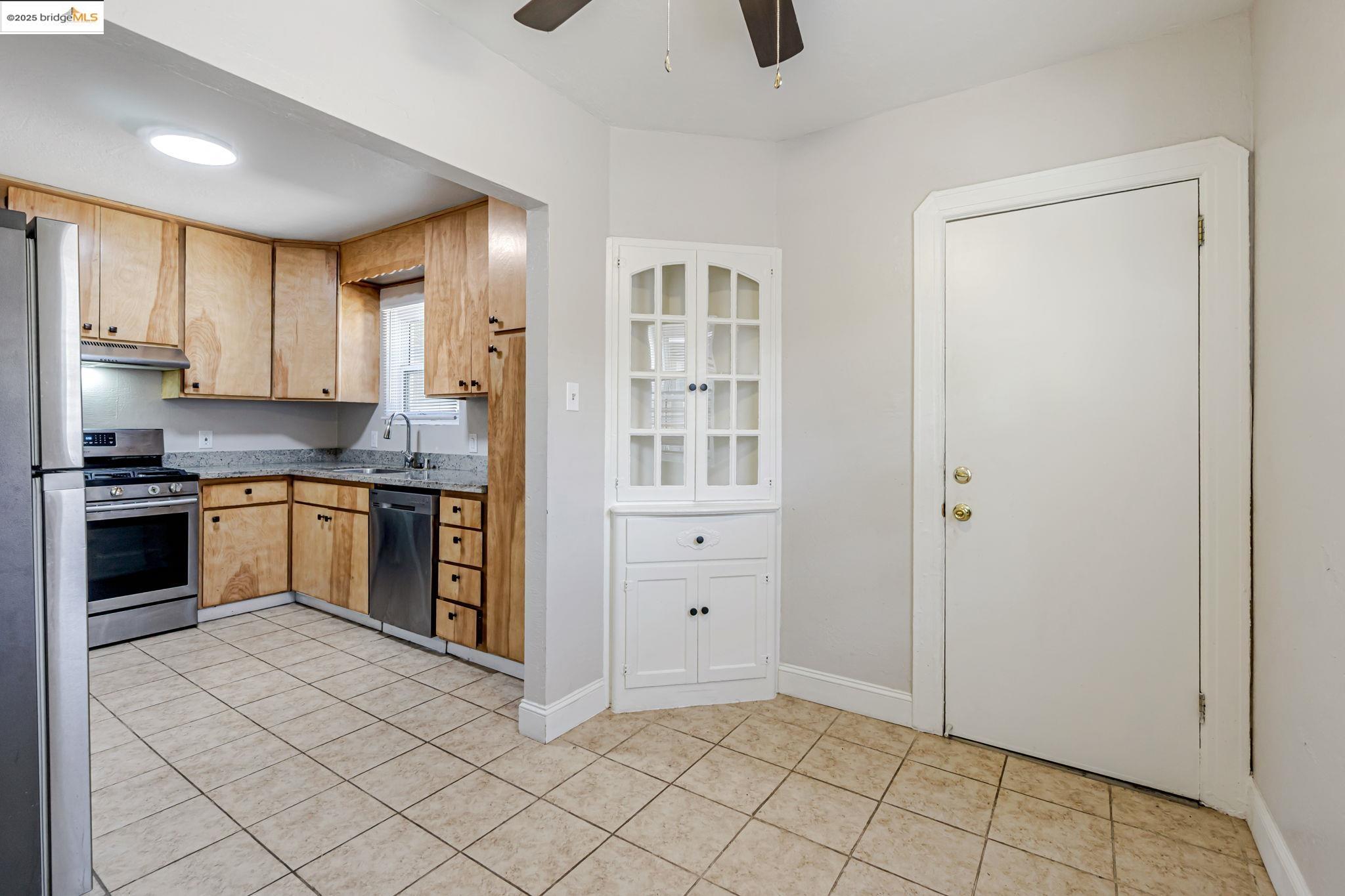 1112 W 6th st, Antioch