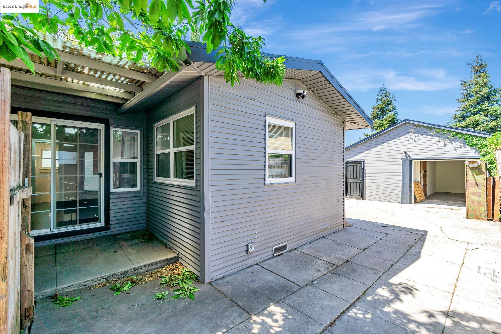 1112 W 6th st, Antioch