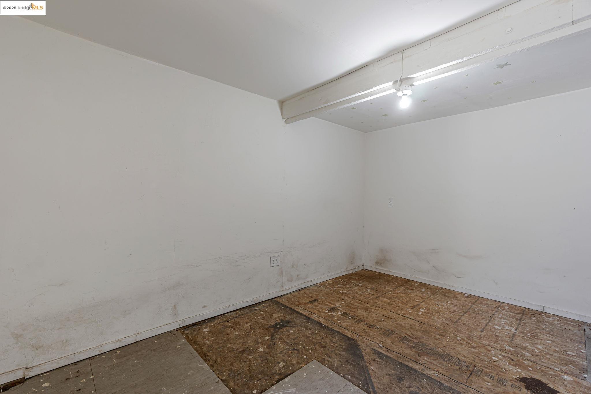 1112 W 6th st, Antioch