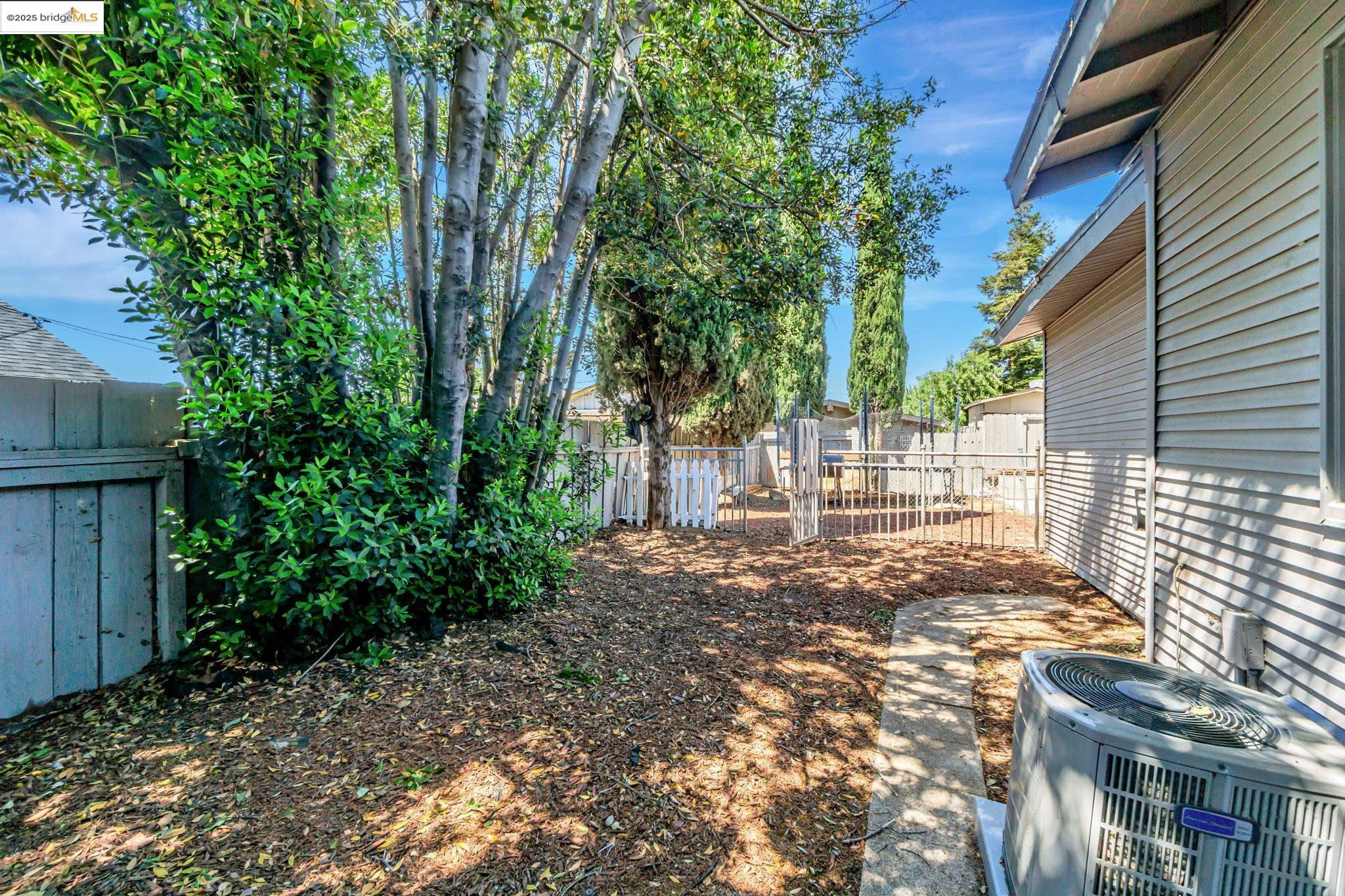 1112 W 6th st, Antioch