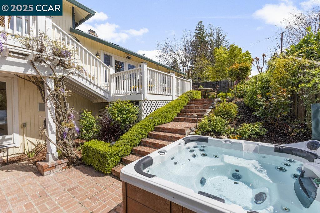 1013 Richard Ln