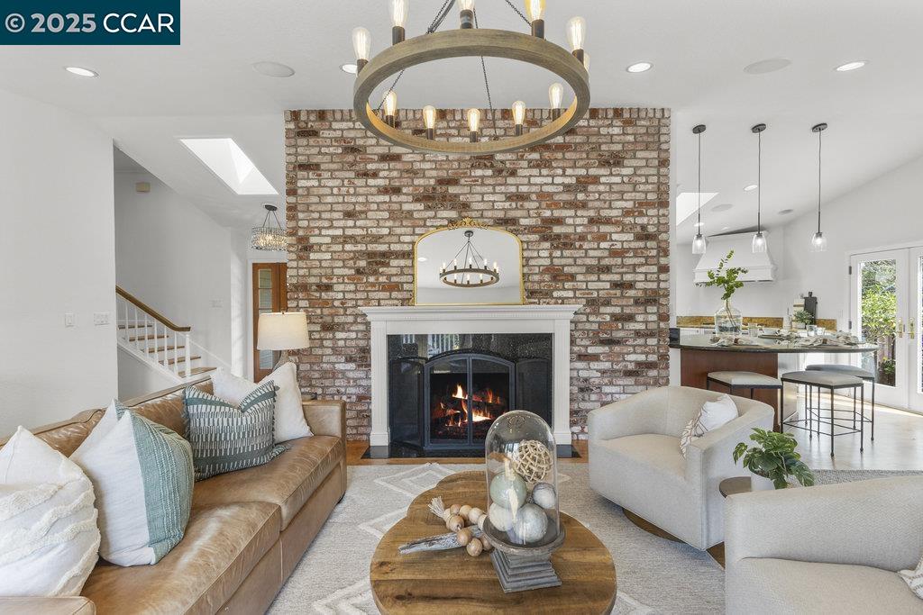 1013 Richard Ln