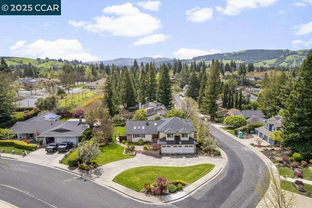 1013 Richard Ln