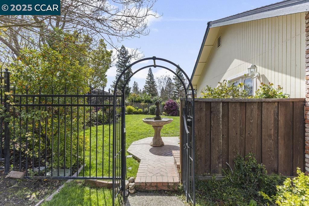 1013 Richard Ln