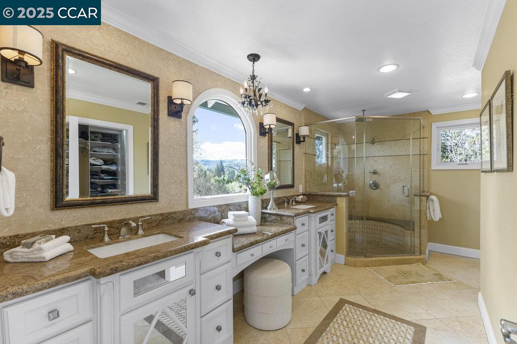1013 Richard Ln