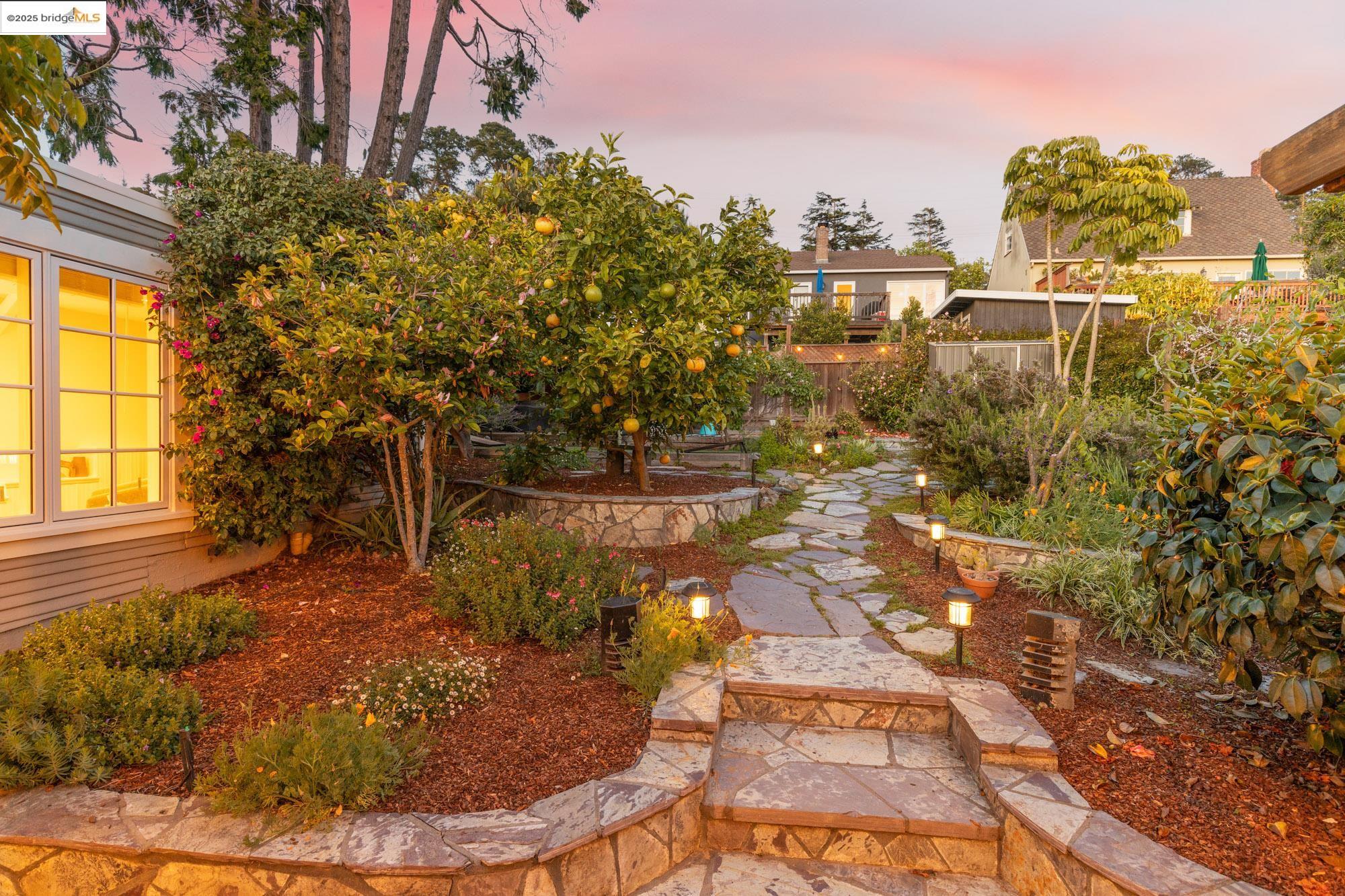 267 Colusa Ave