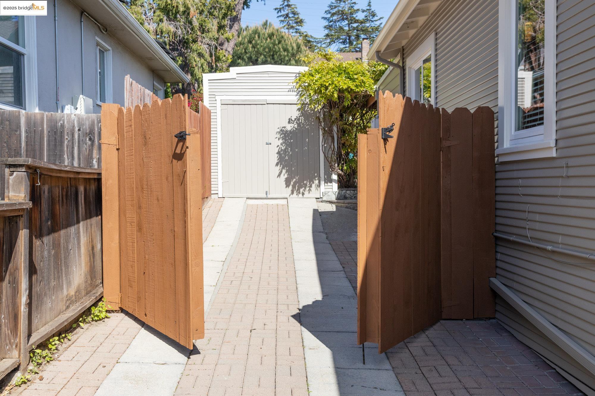 267 Colusa Ave
