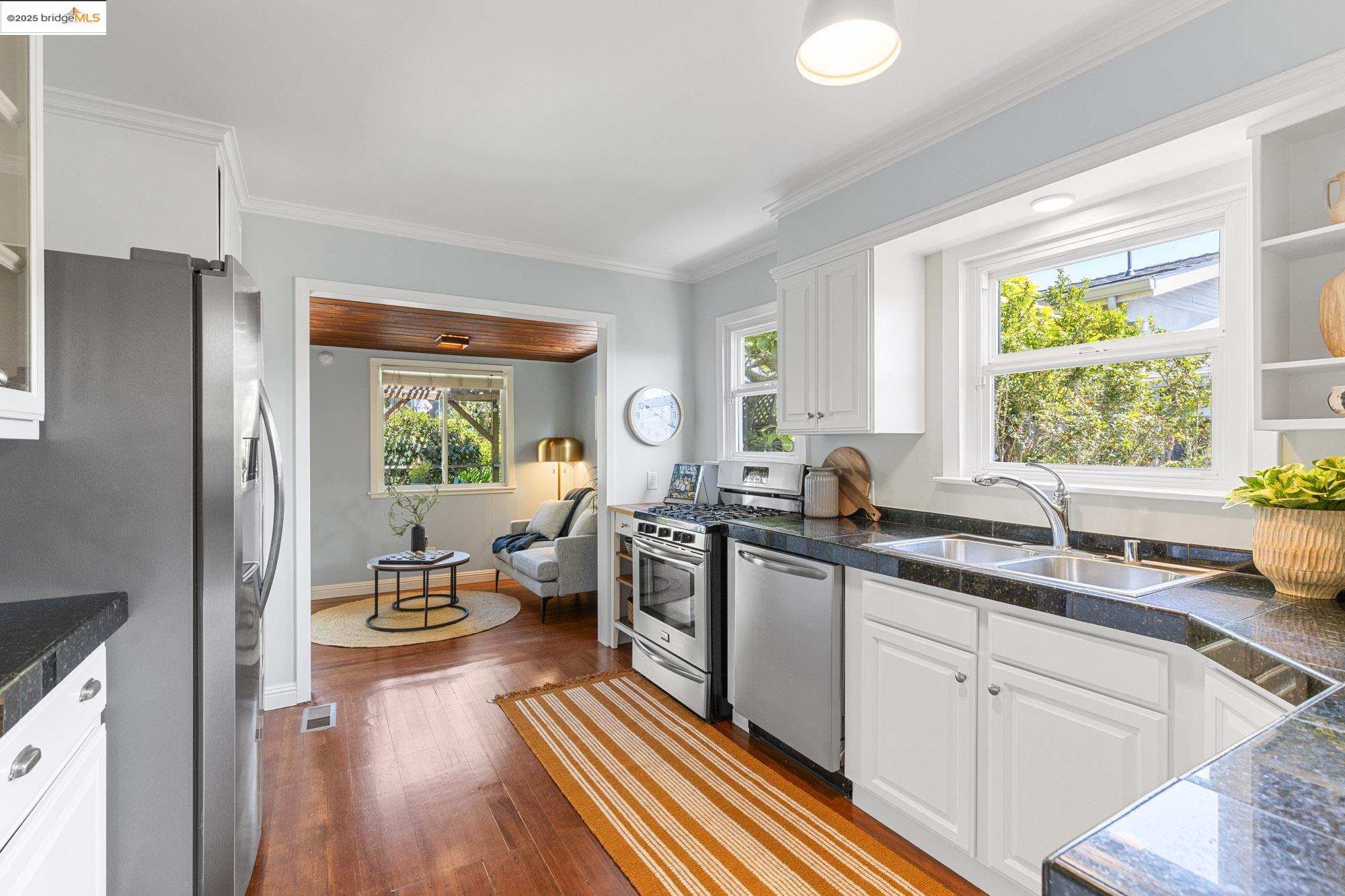 267 Colusa Ave