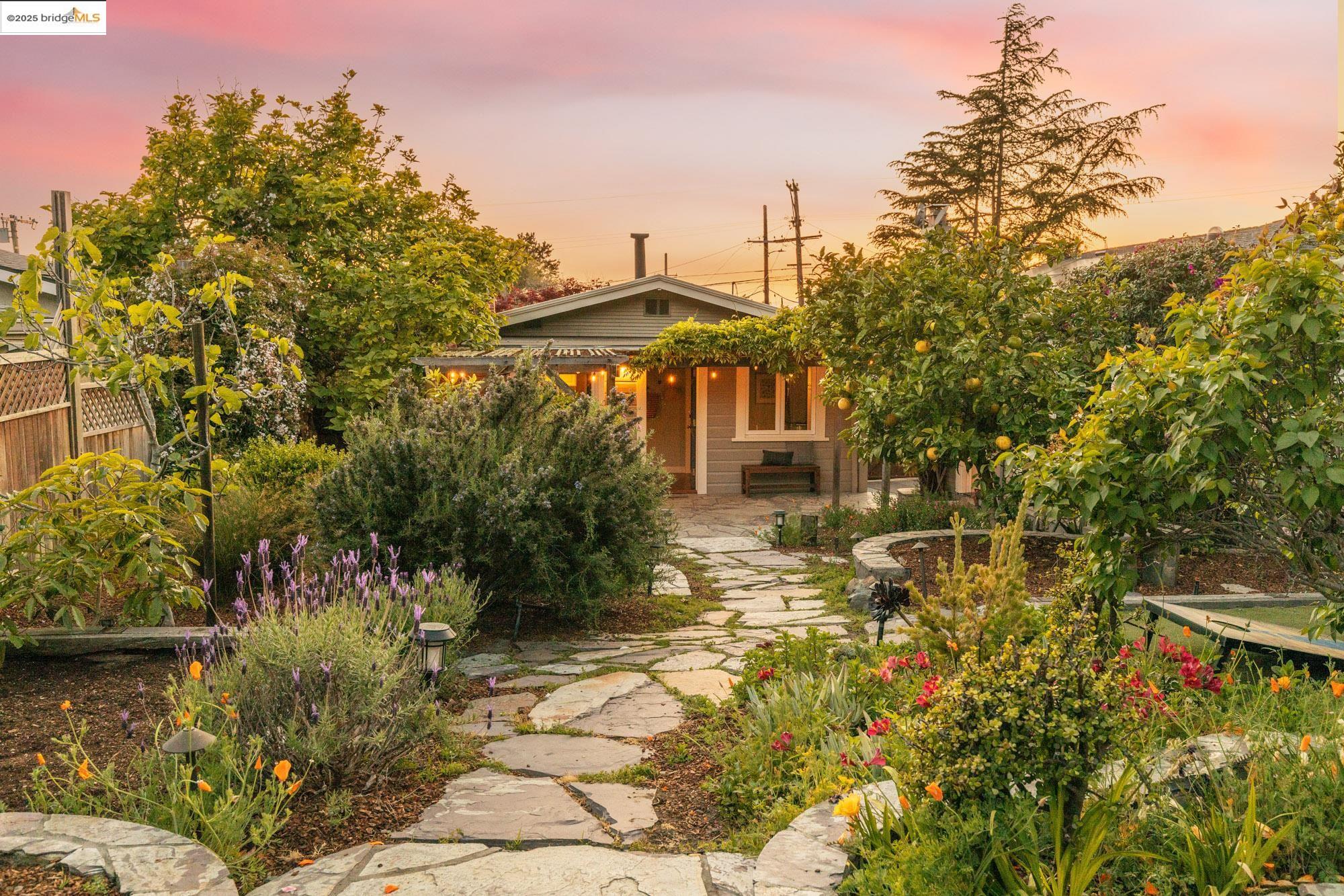 267 Colusa Ave