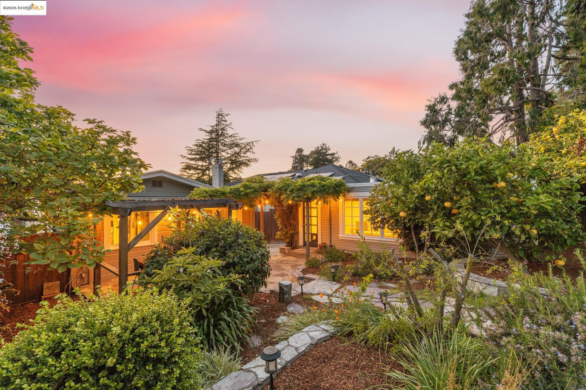 267 Colusa Ave