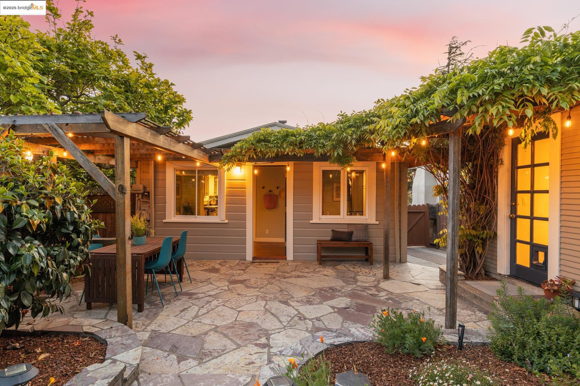 267 Colusa Ave