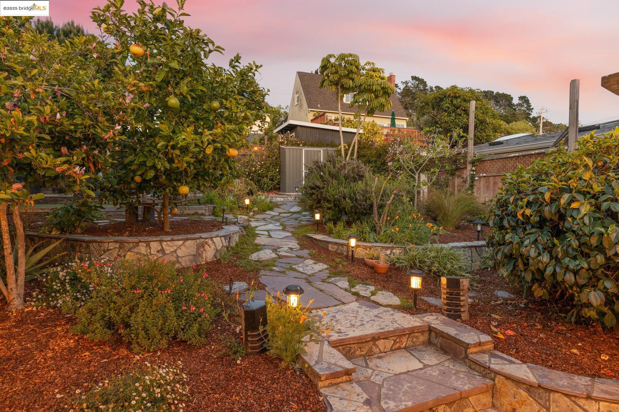 267 Colusa Ave