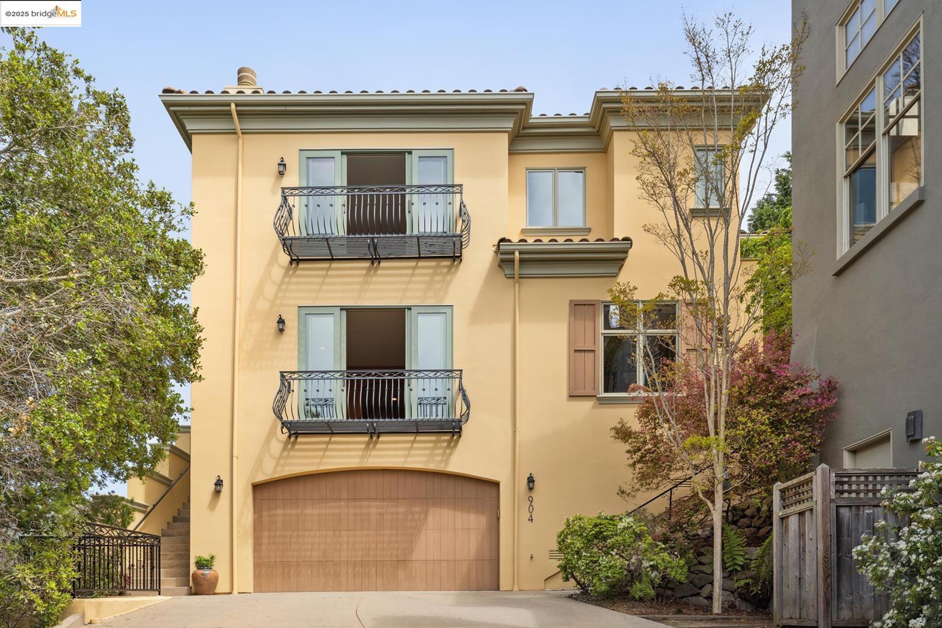904 Alvarado Rd